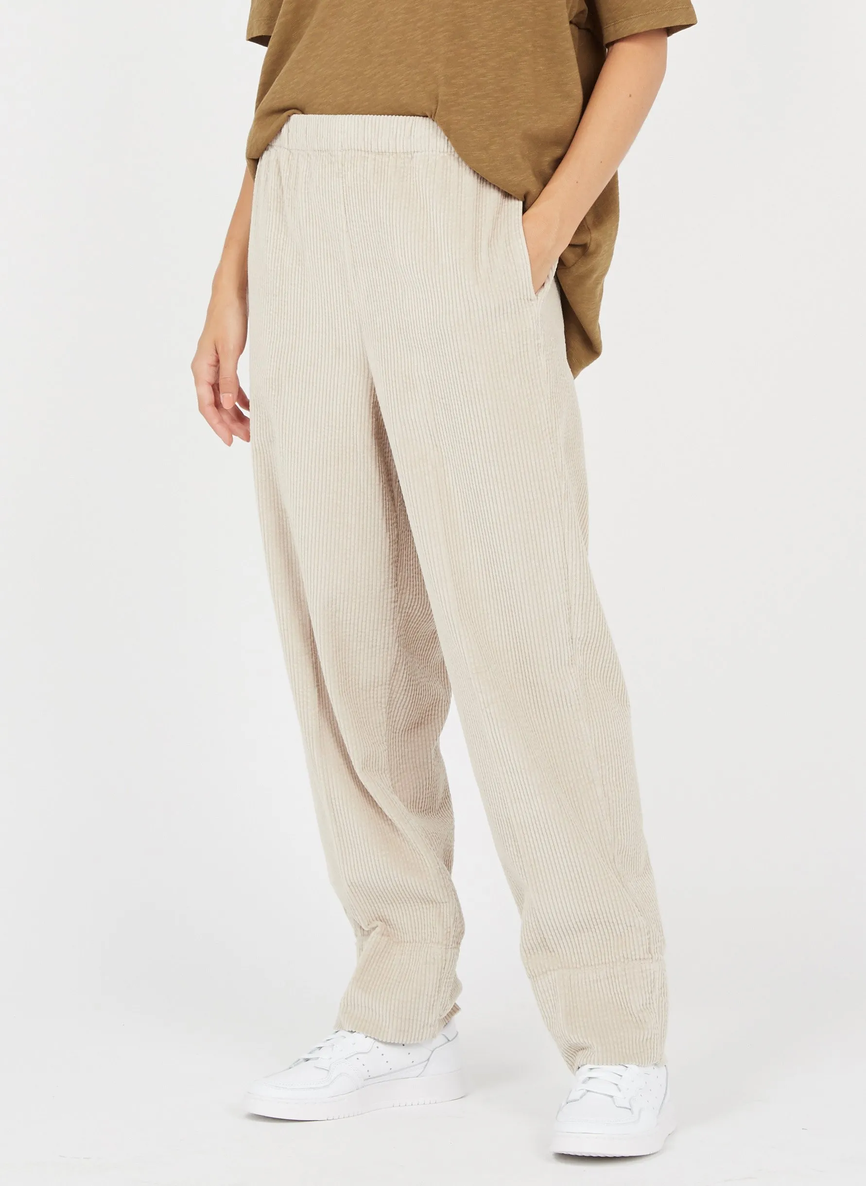 Weite Cordhose mit hohem Bund Beige PADOW