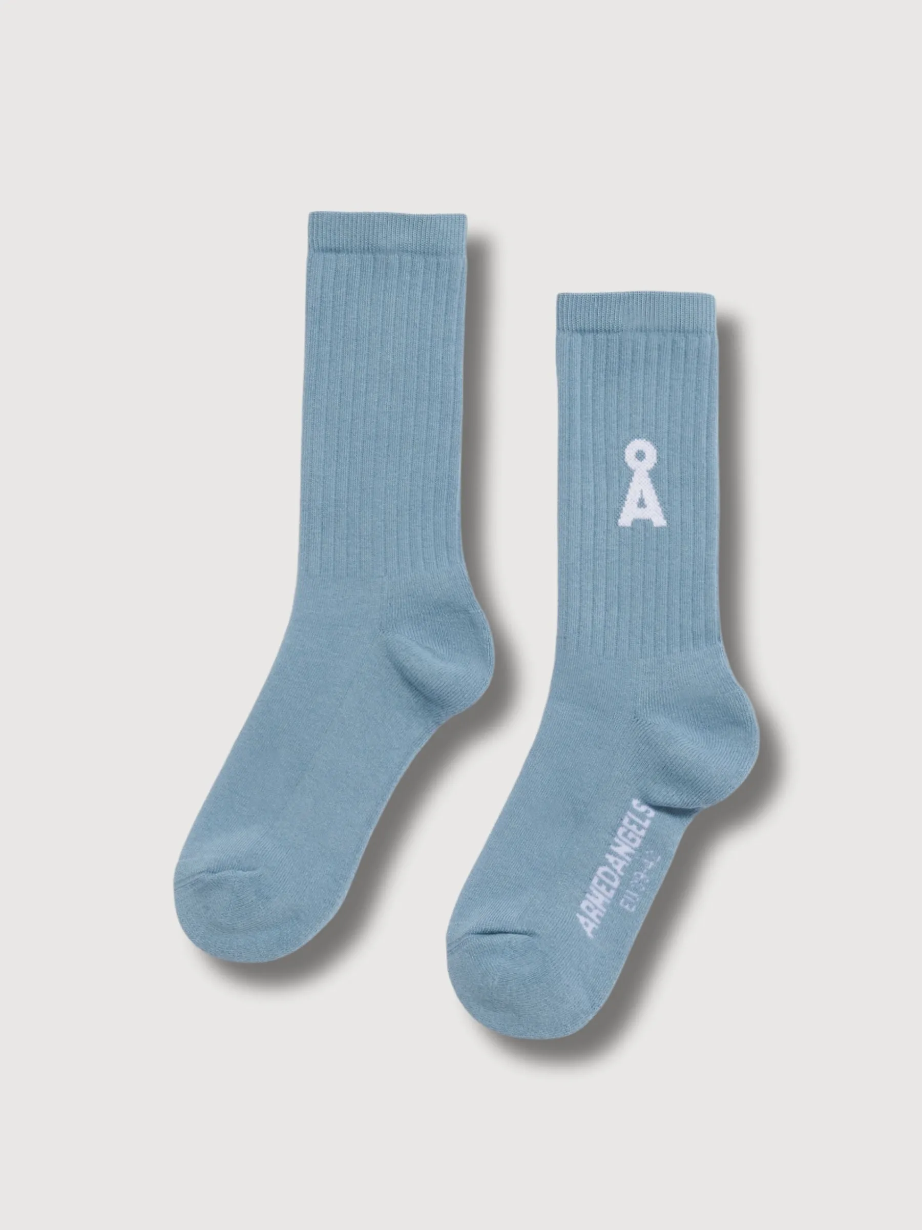 Saamus Bold Pigment Blau Socken | Armedangels