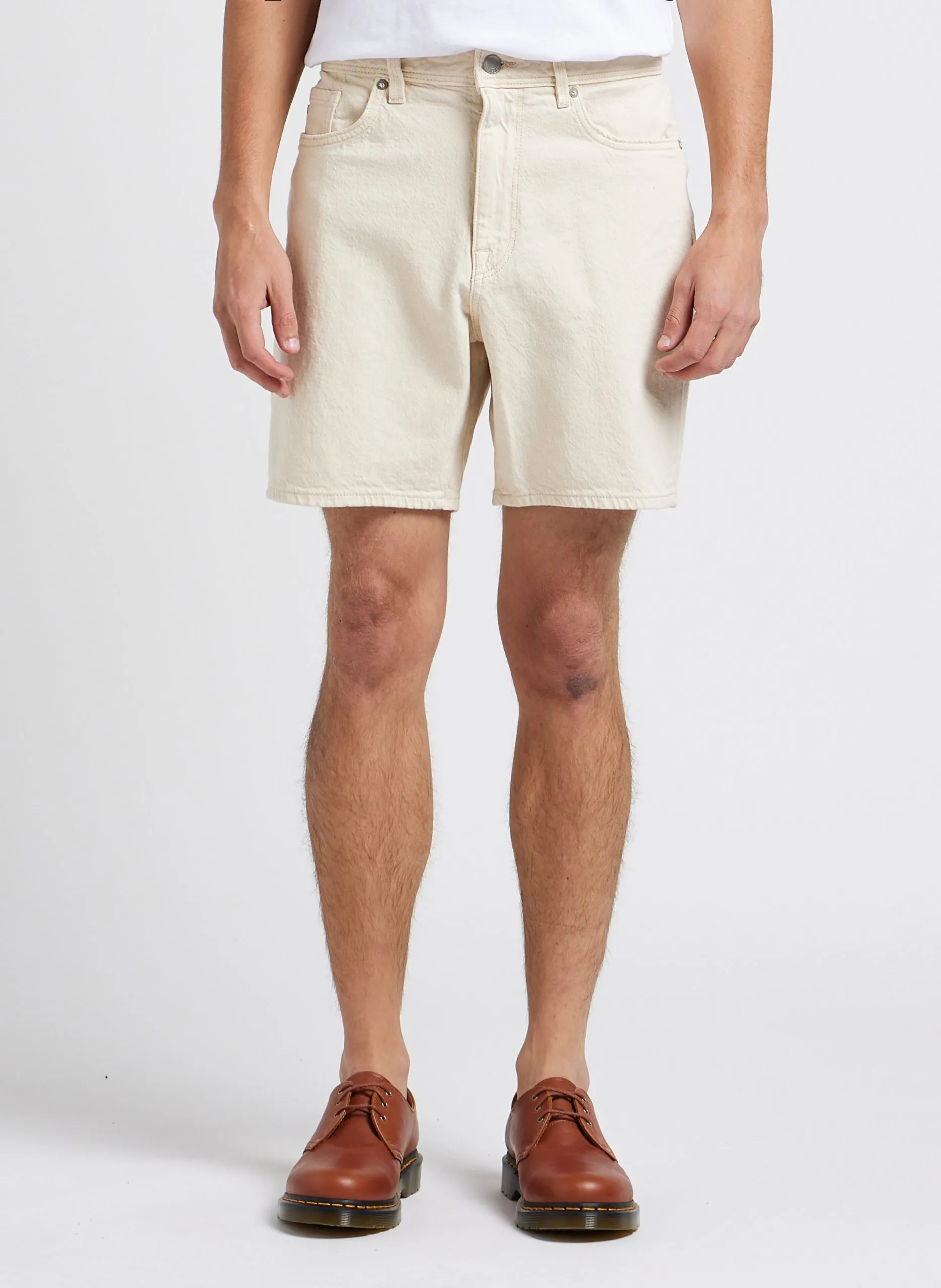 Slim Fit Shorts aus Bio-Baumwolle Beige