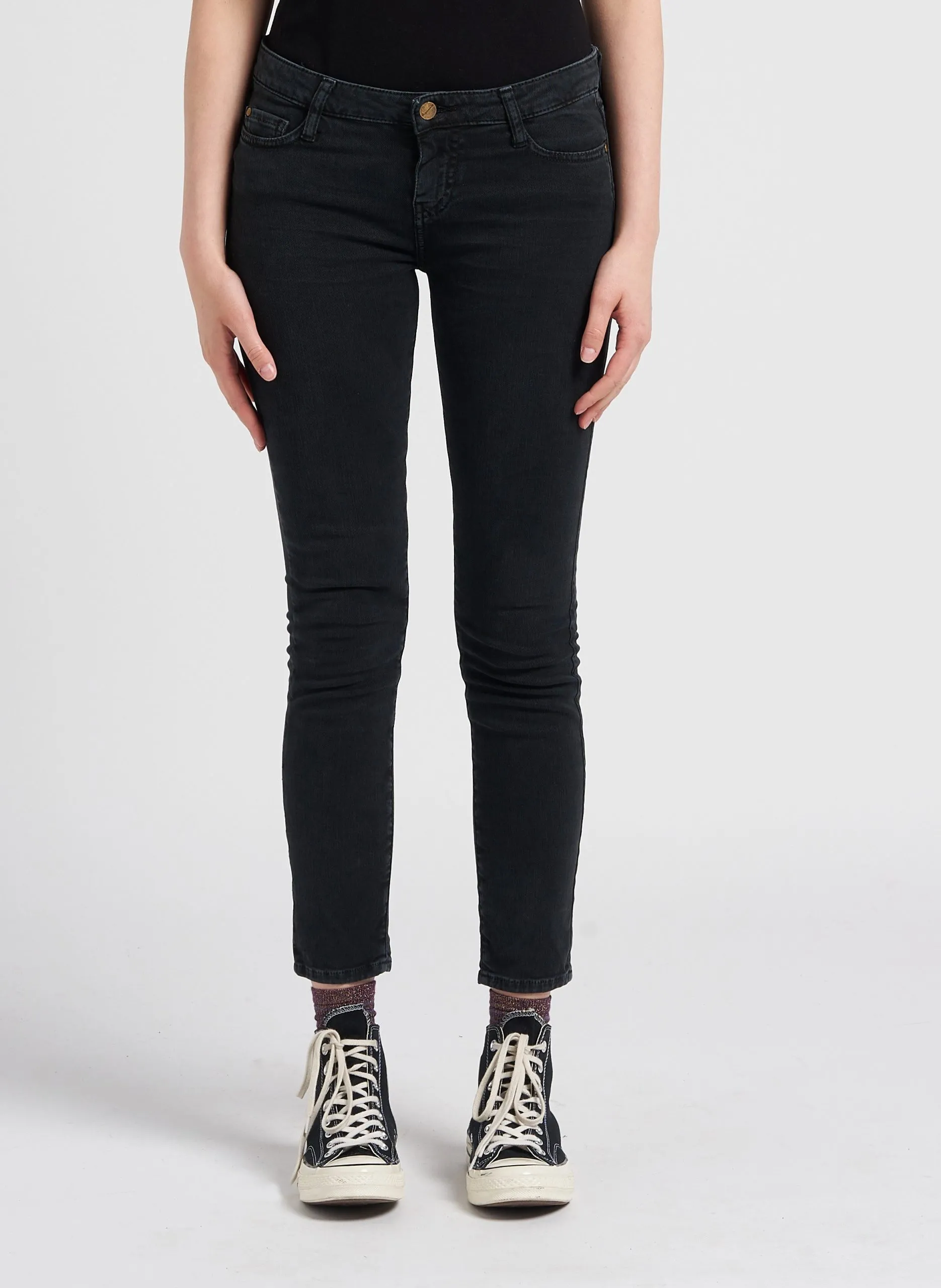Slim Fit Jeans mit mittelhohem Bund Schwarz SCARLETT