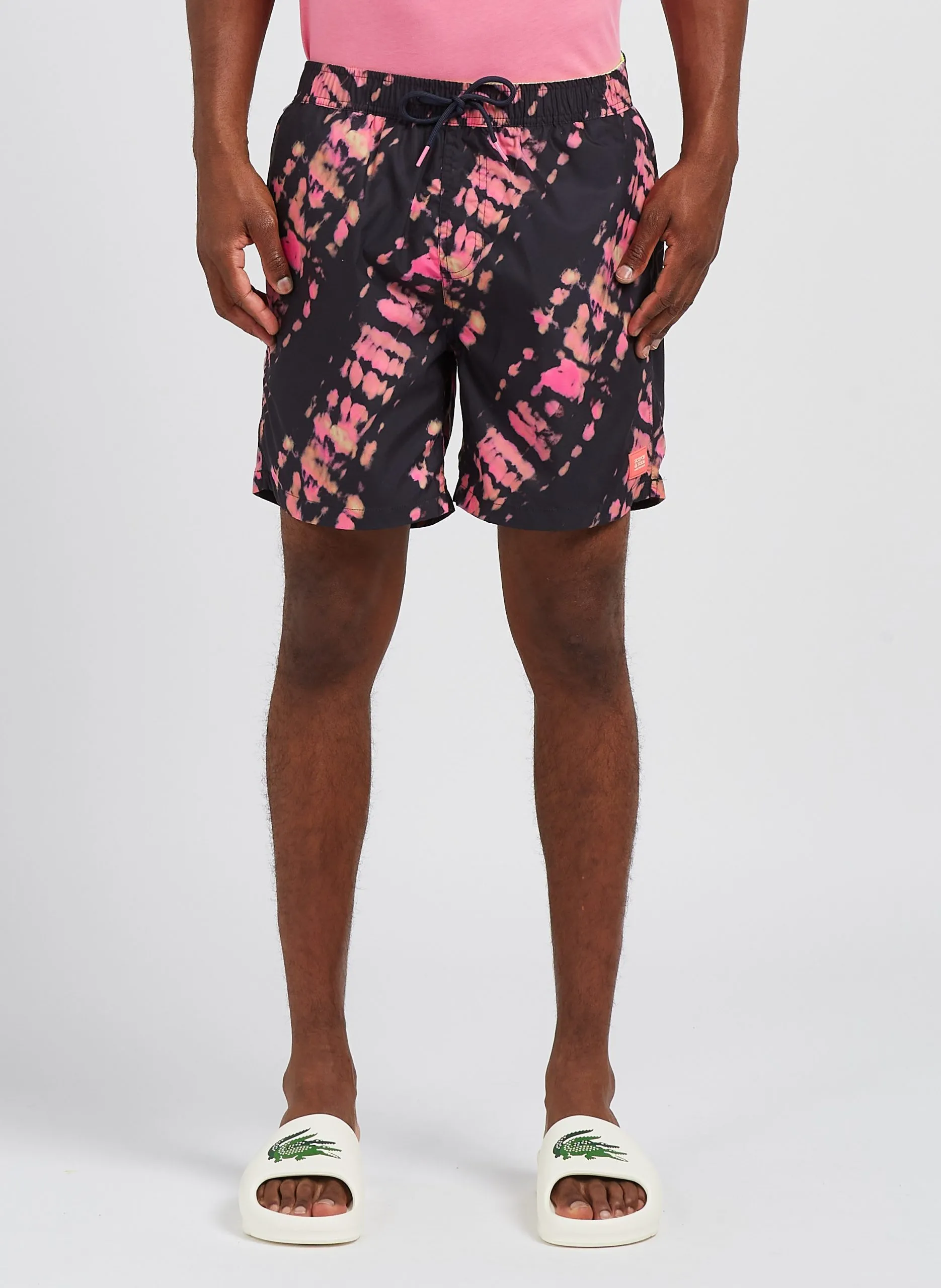 Badeshorts mit Batikprint Schwarz