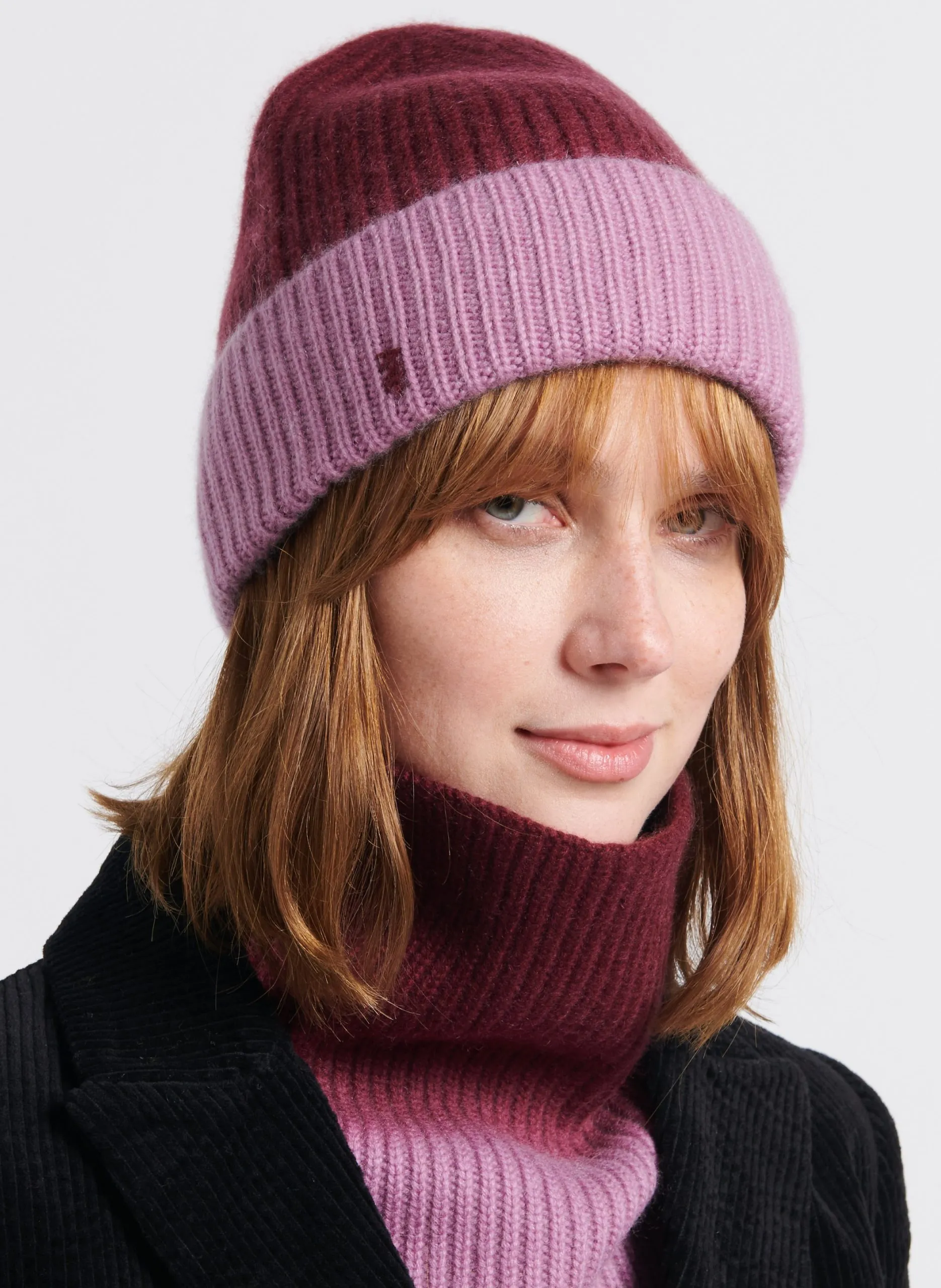 Mütze aus Kaschmir Pflaume