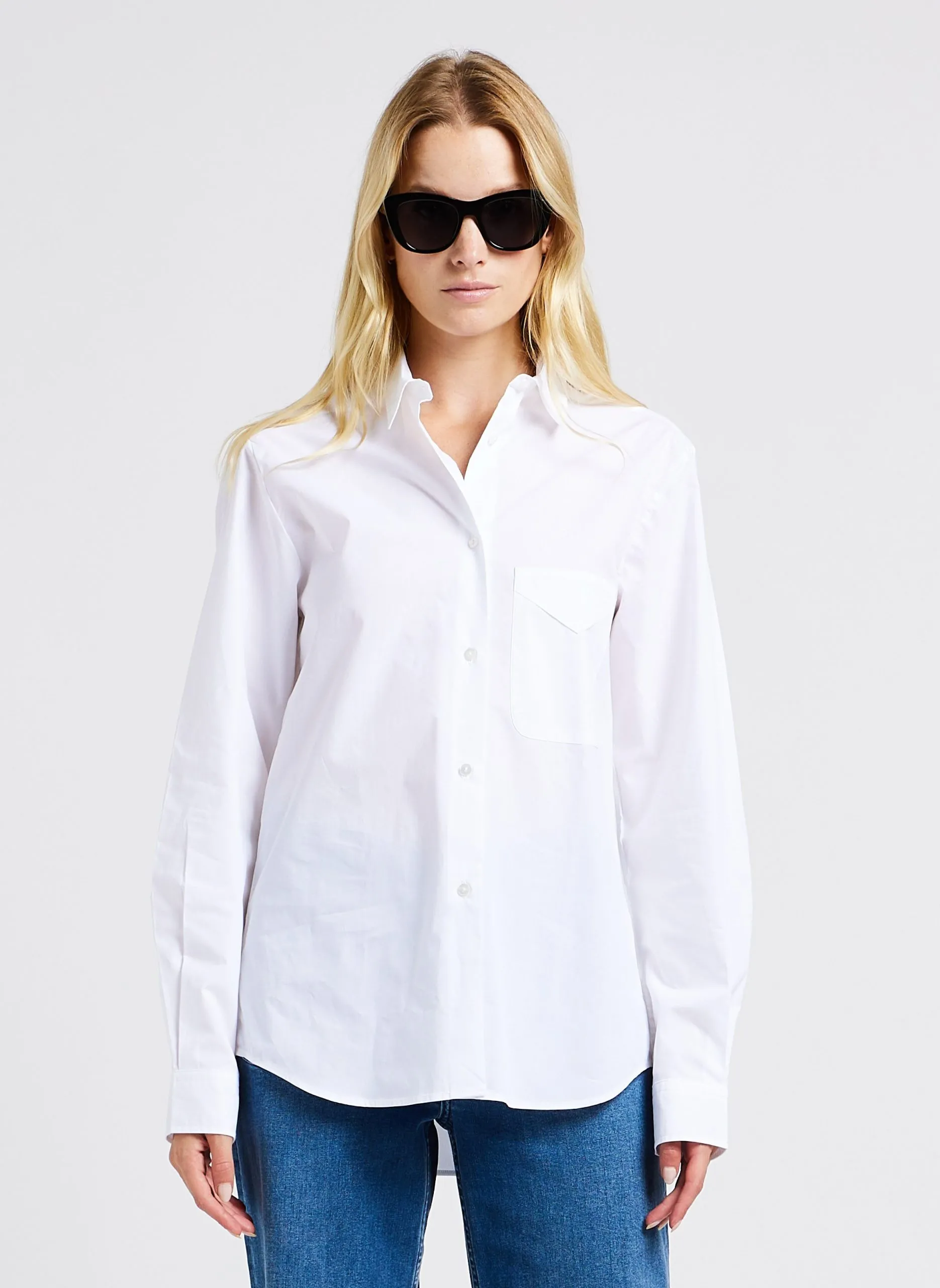 Gerade geschnittenes Baumwollhemd mit klassischem Kragen Weiss