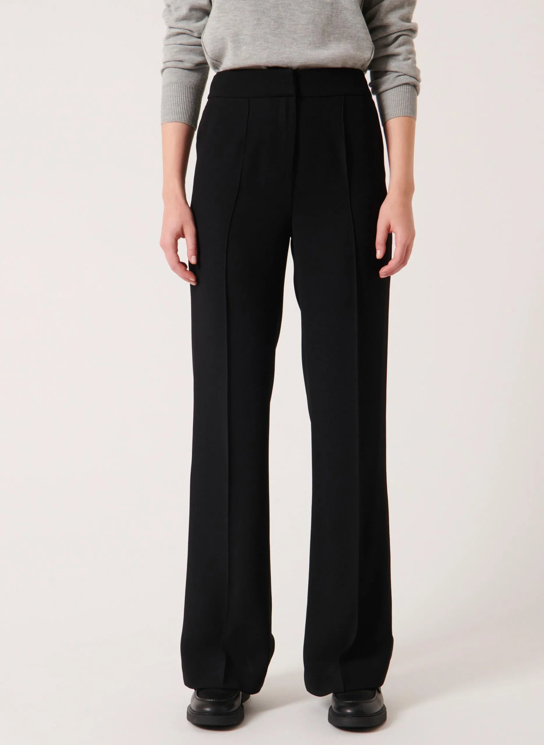 Gerade geschnittene, fließende Taillenhose Schwarz PERVENCHE