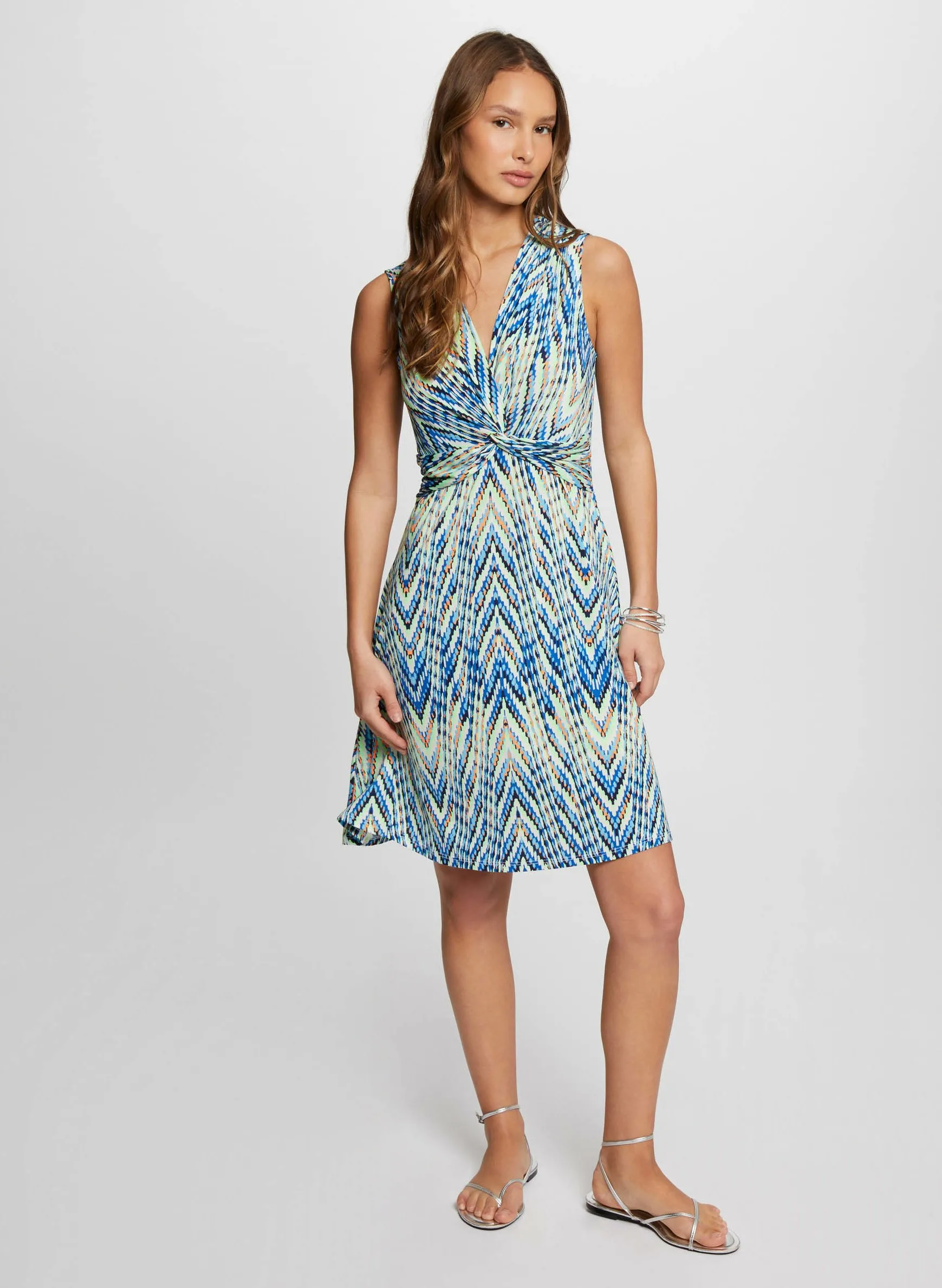 Tailliertes Midikleid mit V-Ausschnitt Mehrfarbig 241-ROBERA