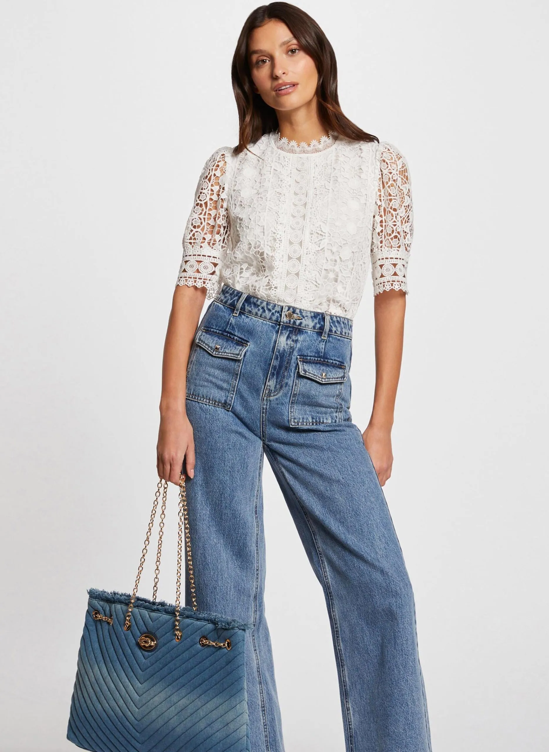 Spitzen-Top mit viktorianischem Kragen Beige 221-OLAY