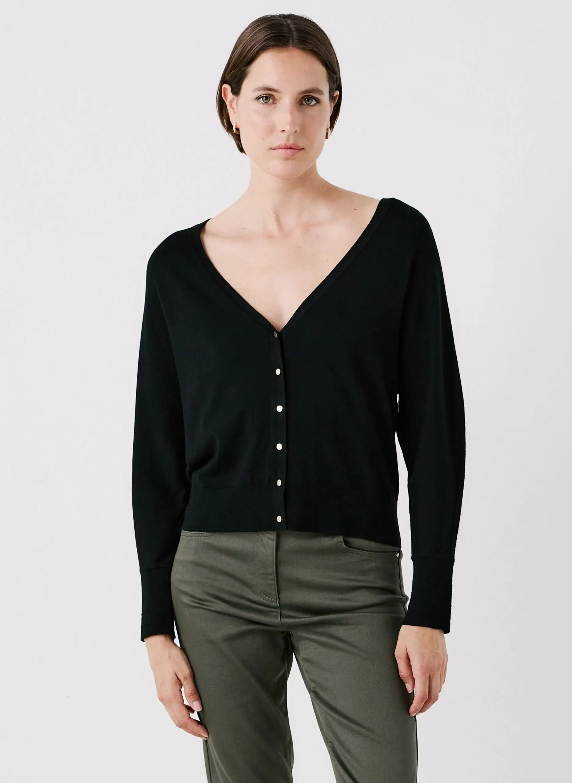 Weite Strickmix-Jacke mit V-Ausschnitt Schwarz 242K-MLEXIA