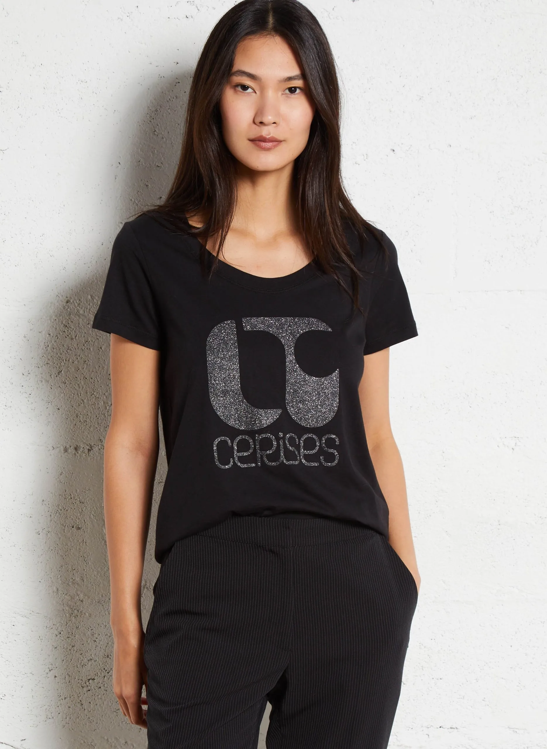 T-Shirt mit kurzen Ärmeln und Druck Schwarz TAOLO