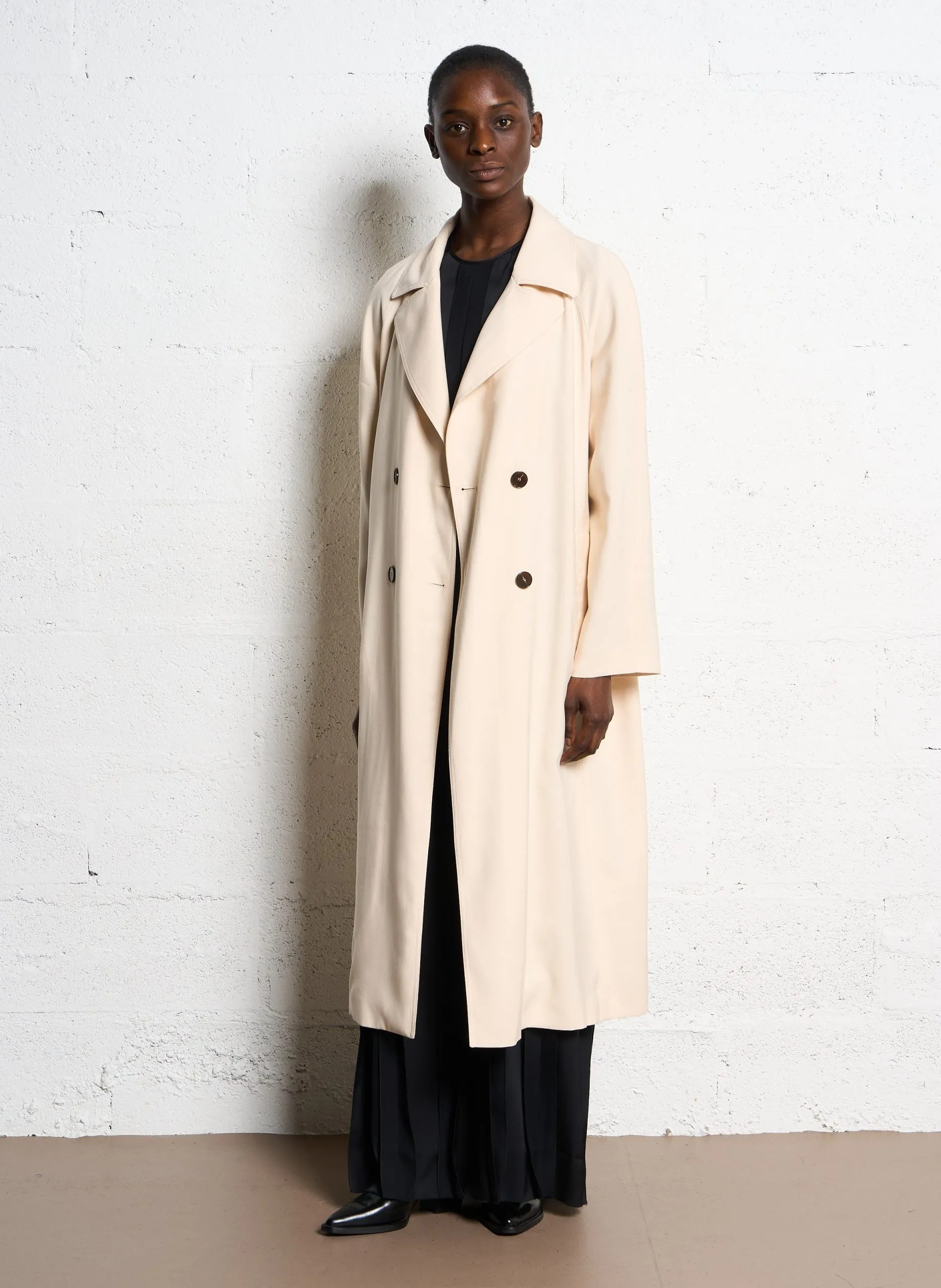 Langer weiter Trenchcoat Weiss ALTA