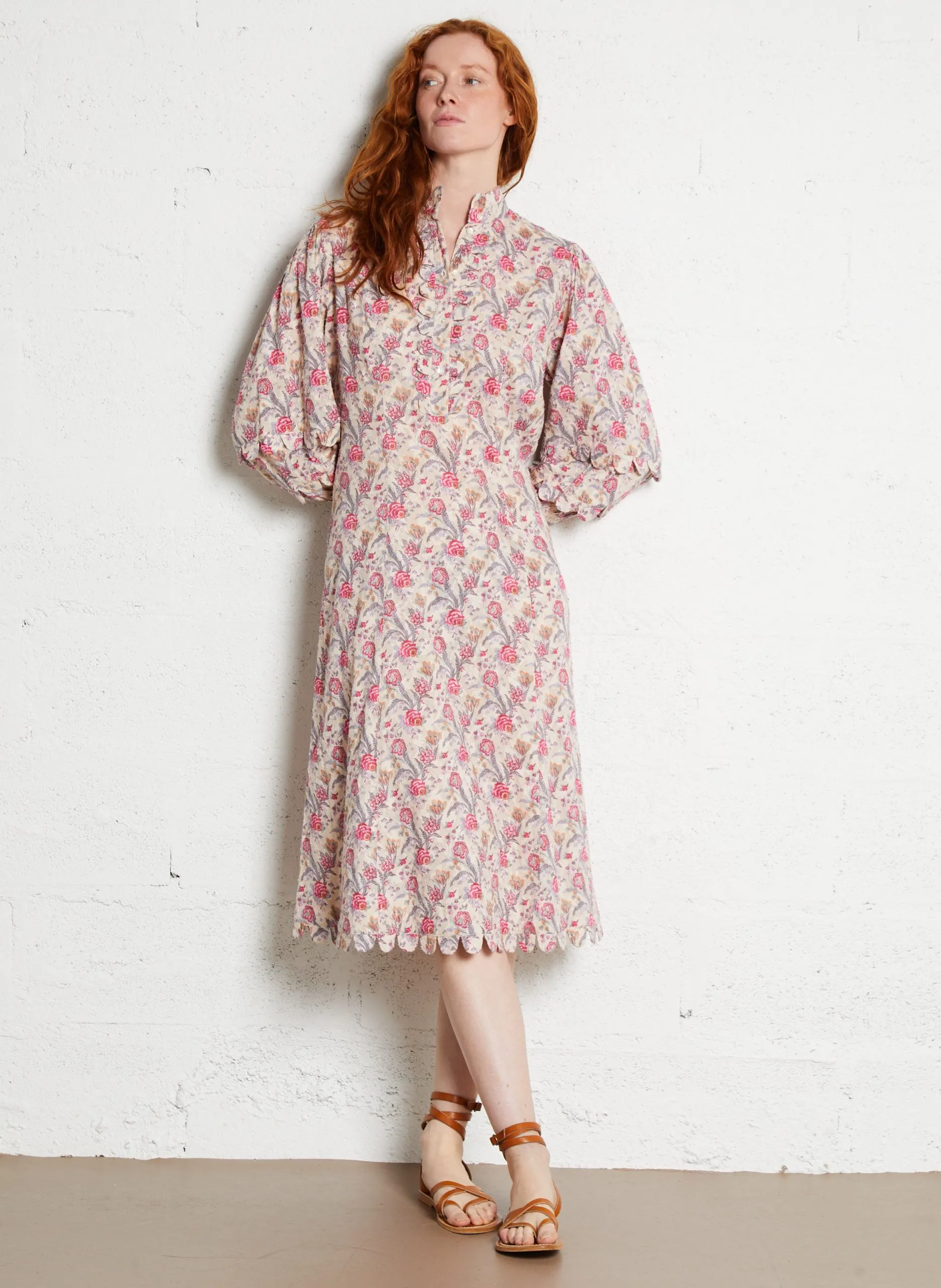 Midi-Blumenkleid mit langen Ärmeln Mehrfarbig ANTONIA