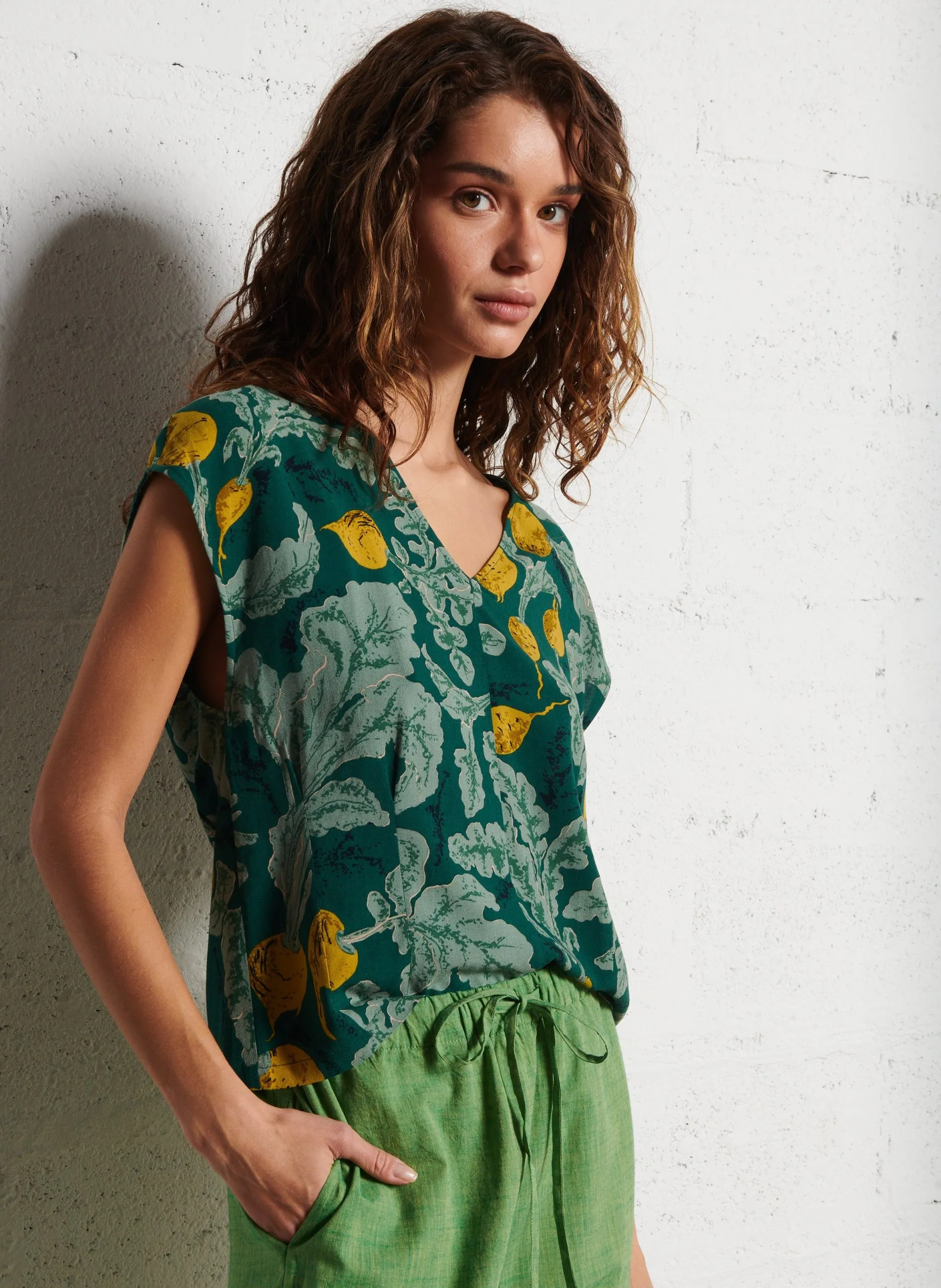 Bedrucktes, kurzärmliges Top Grun