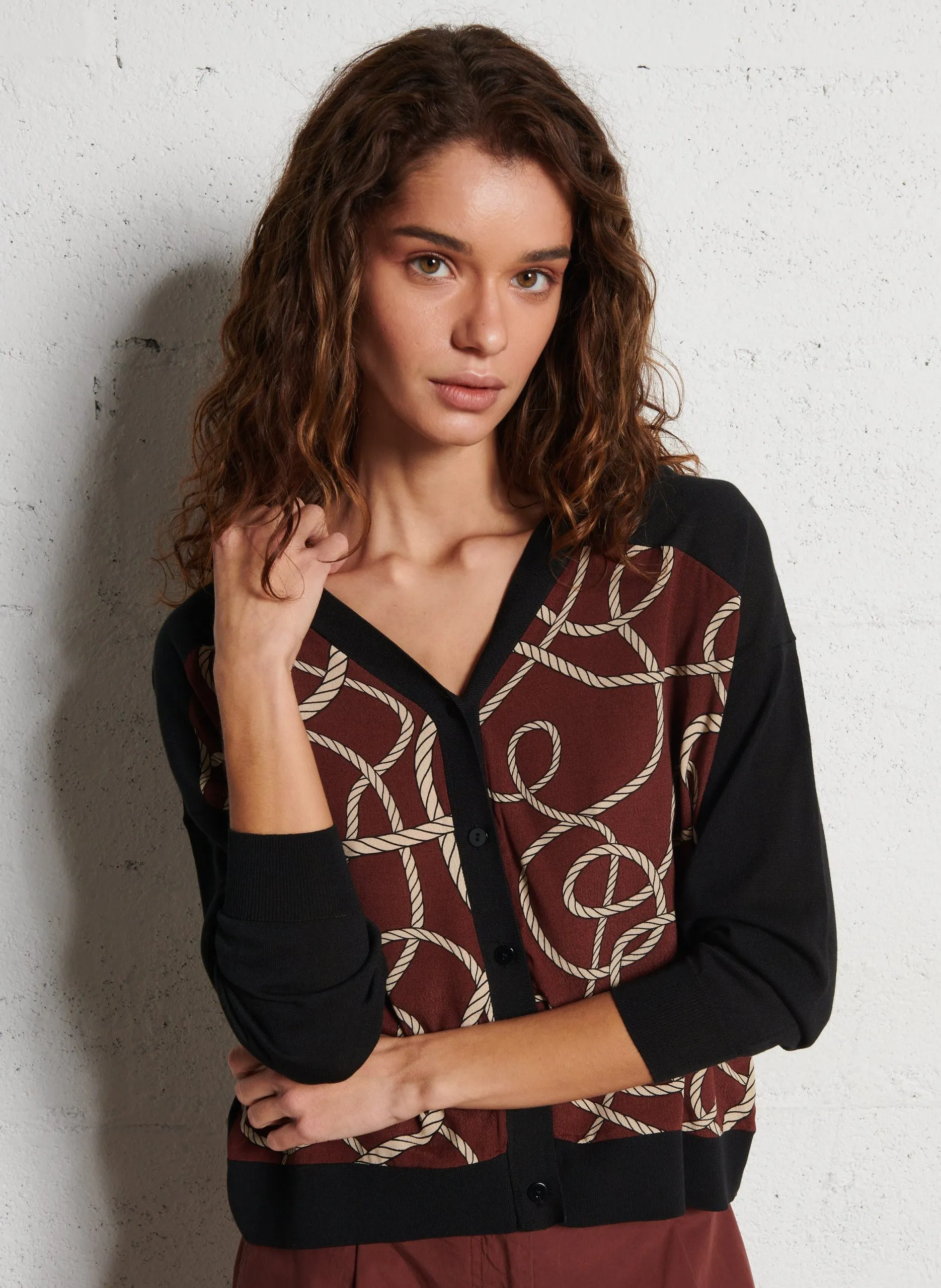 Gerade geschnittene Weste aus bedruckter Baumwollmischung Schwarz