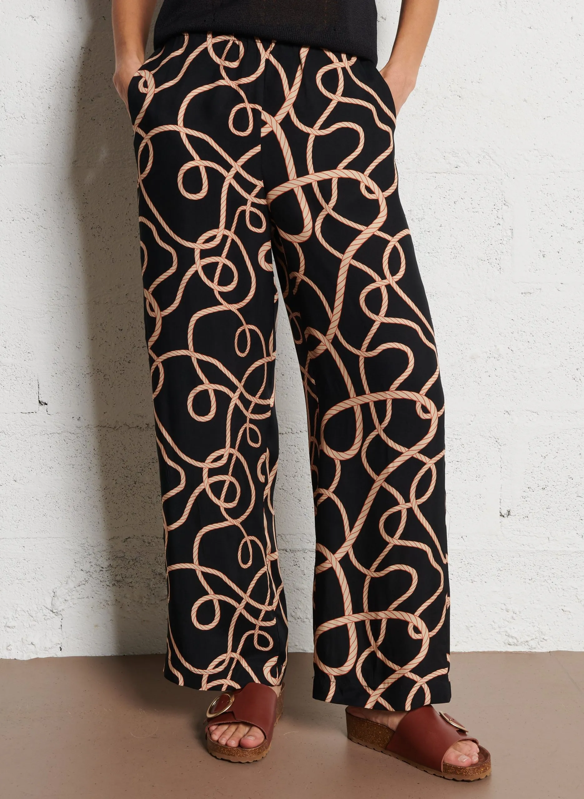 Weite Hose mit Motiven Schwarz