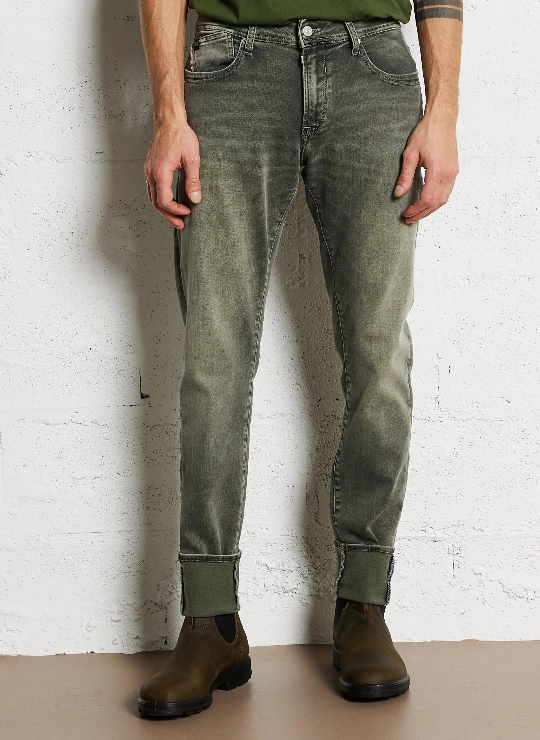 Eng anliegende Jeans aus Baumwollmischung Grau 700/11JO