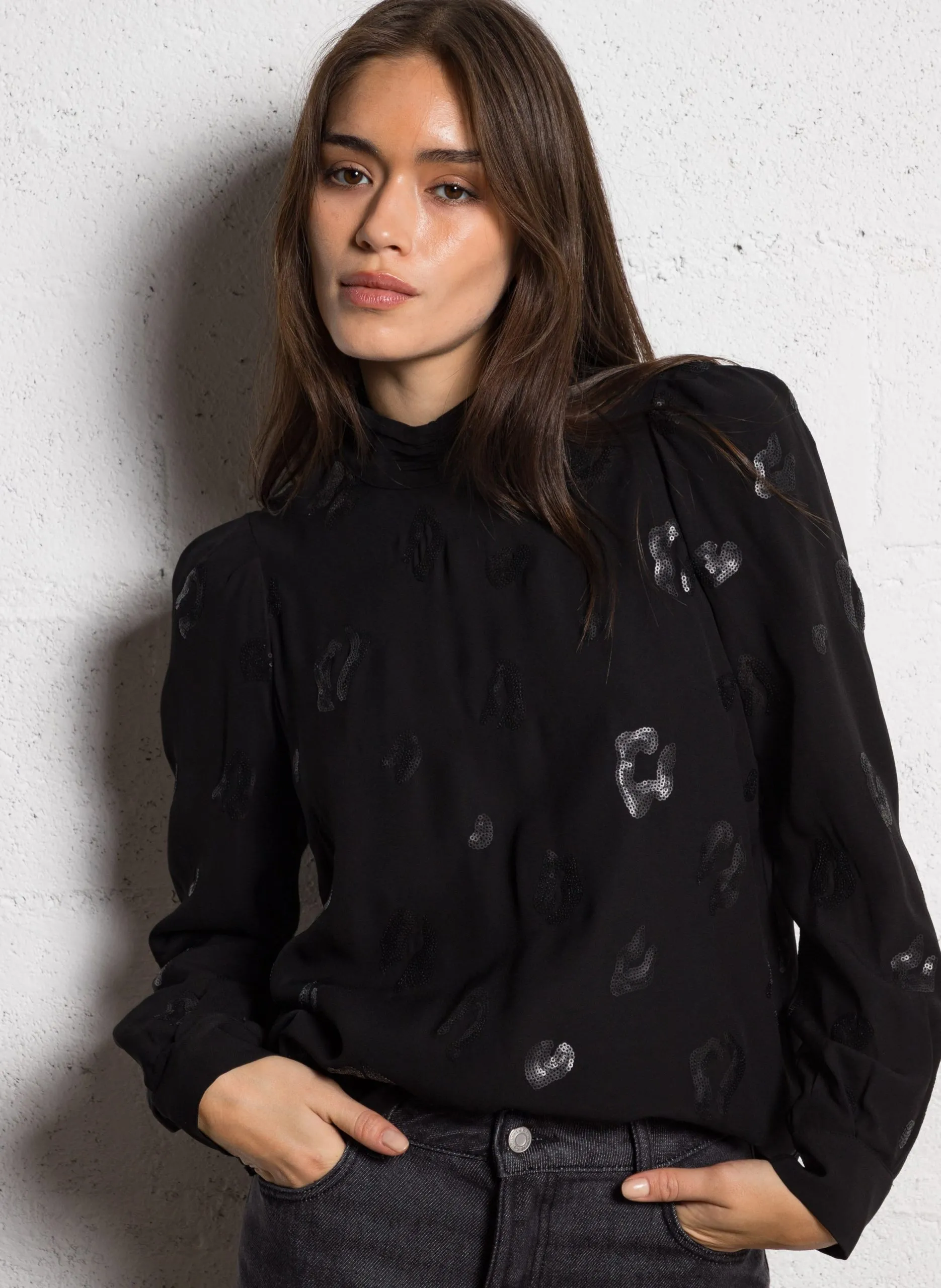 Bluse mit Stehkragen und Pailletten Schwarz