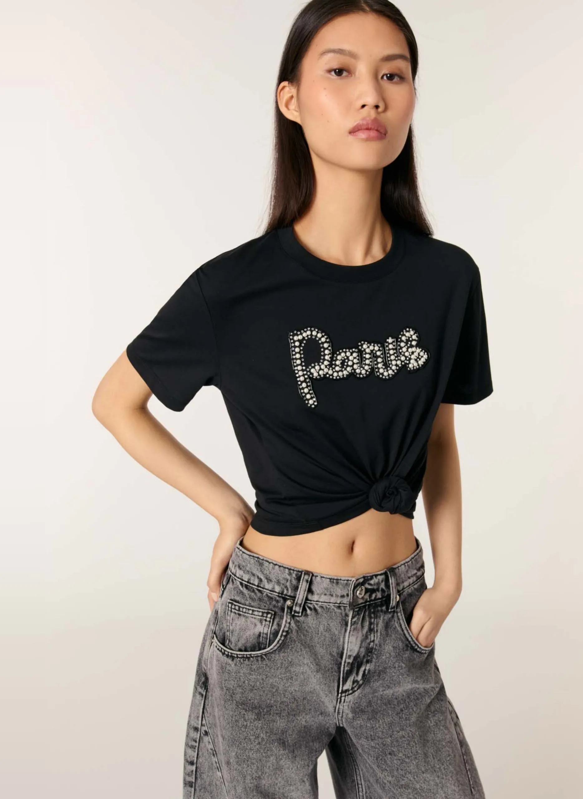 T-Shirt mit Perlenschrift gerade geschnitten Schwarz