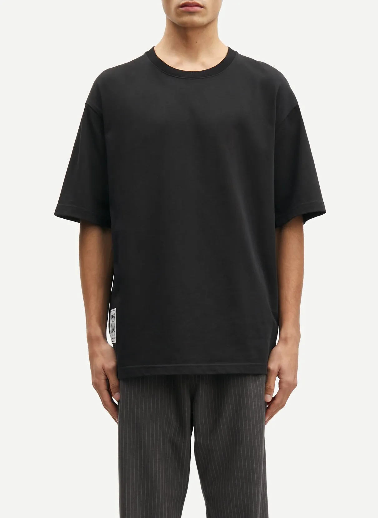 Gerader Bio-Baumwoll-T-Shirt mit Siebdruck Schwarz SAJOURNAL