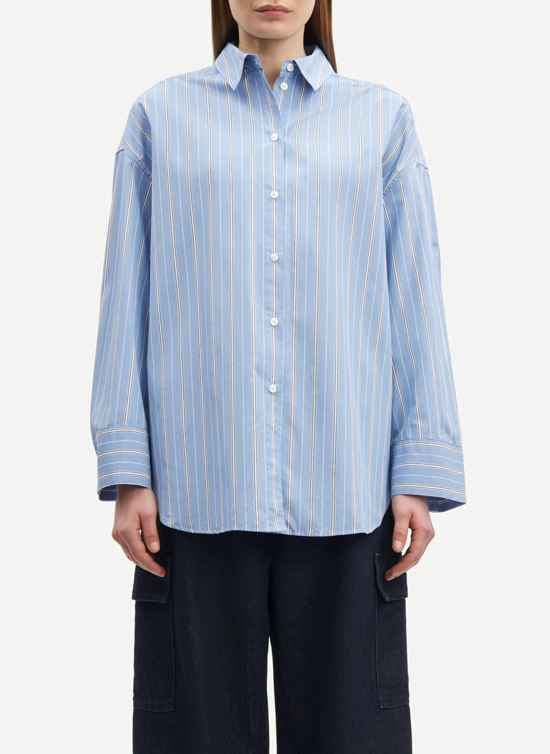 Weites Hemd mit klassischem Kragen aus Bio-Baumwolle Blau MARIKA