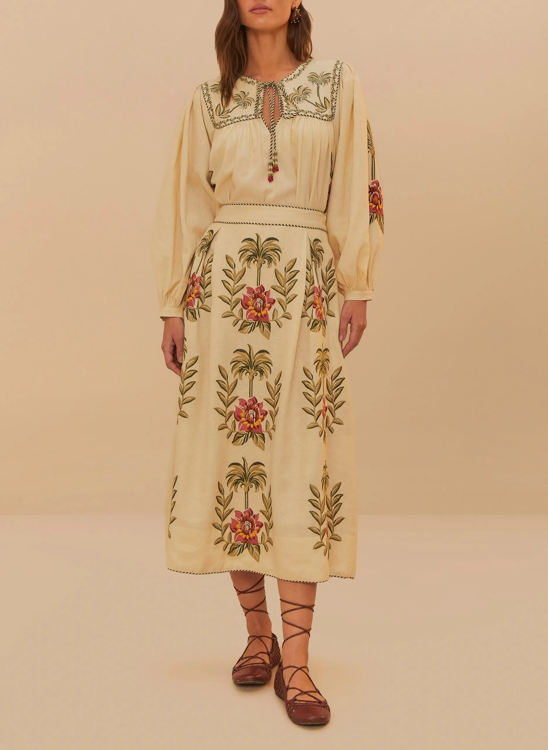 Ausgestellter Midi-Rock mit Stickereien Beige