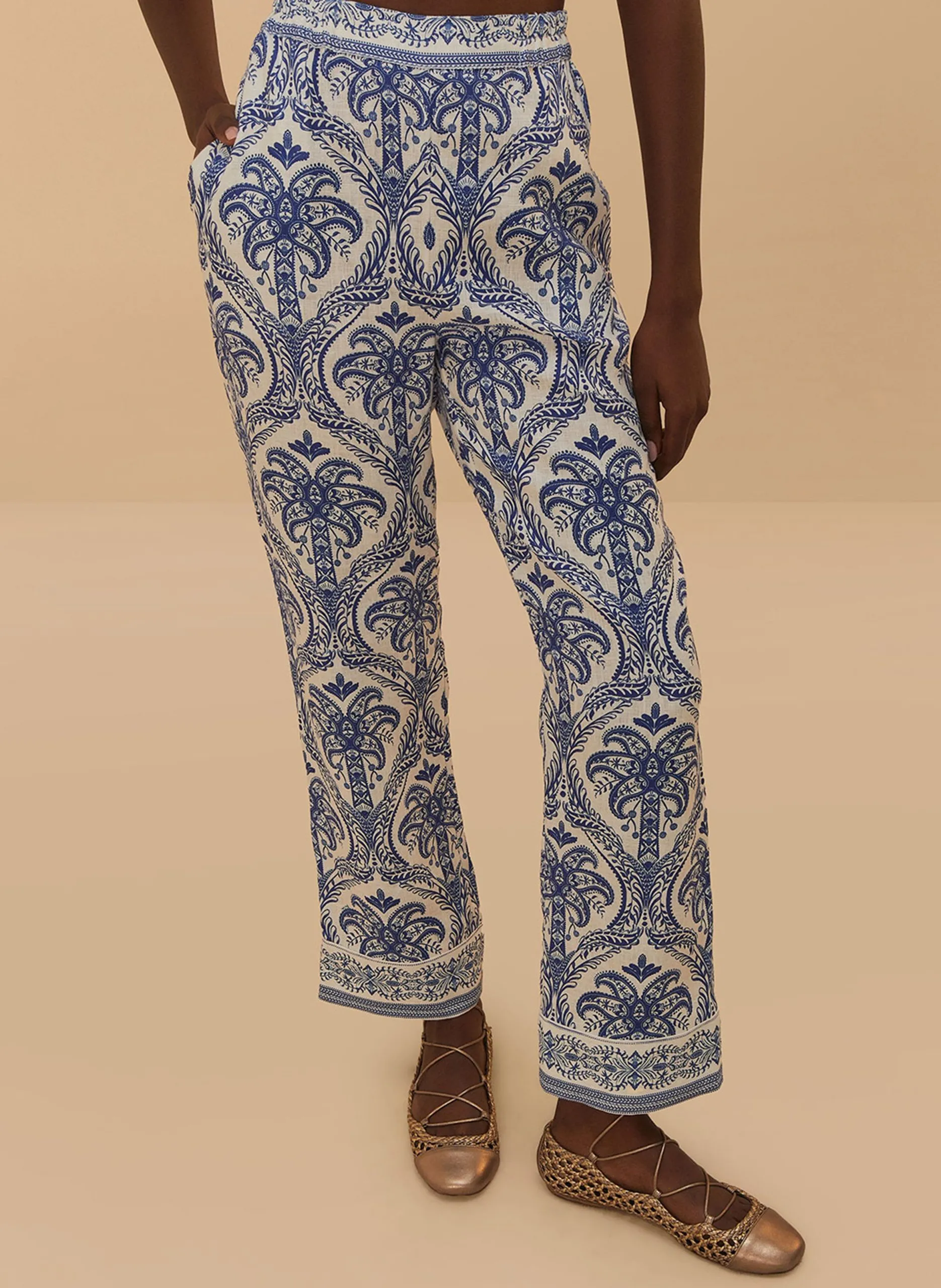 Gerade geschnittene, bedruckte Hose aus Leinen-Mix Blau