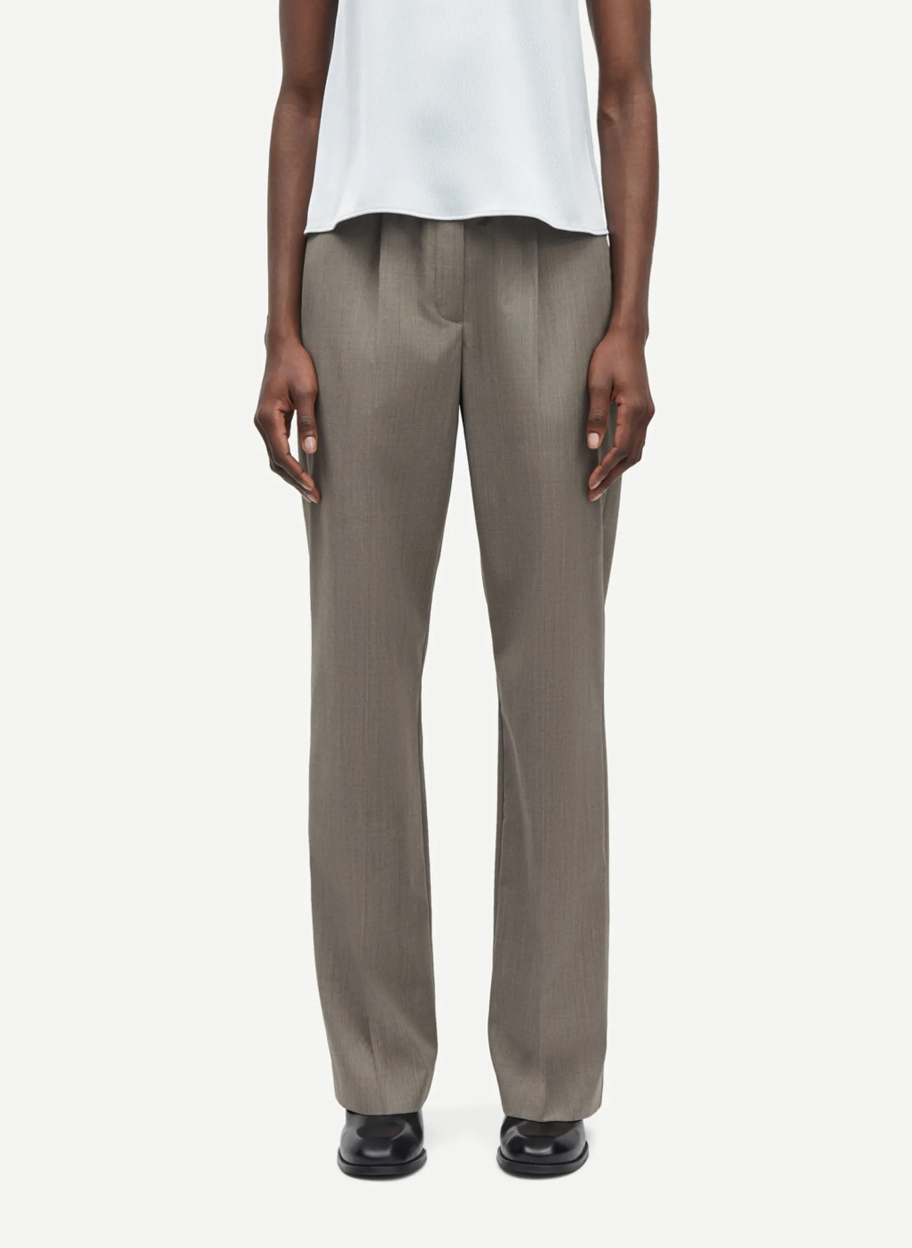 Gerade Hose aus recycelten Mischfasern Beige SATOVE