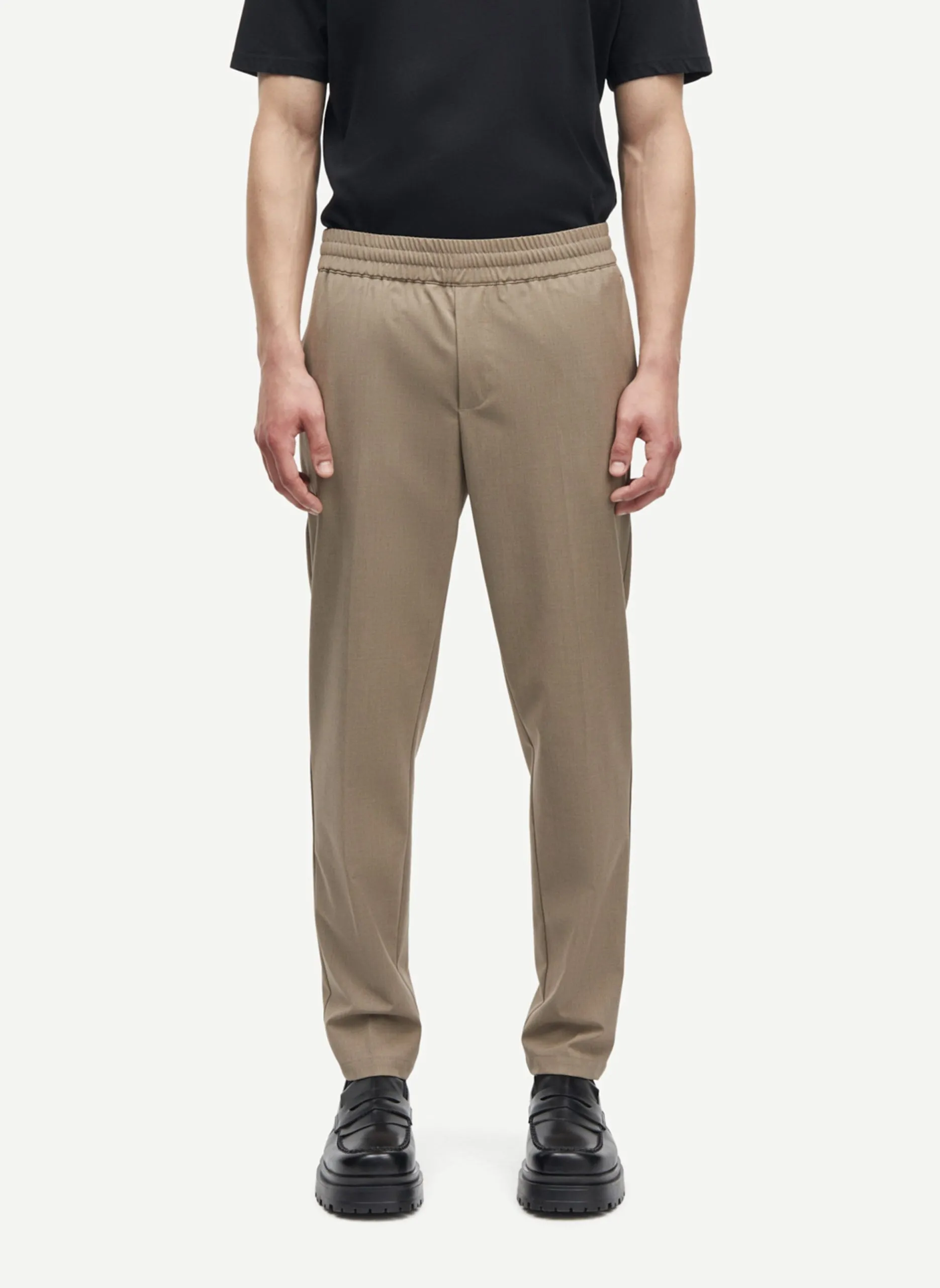 Gerade Hose aus recycelten Mischfasern Beige SASMITHY