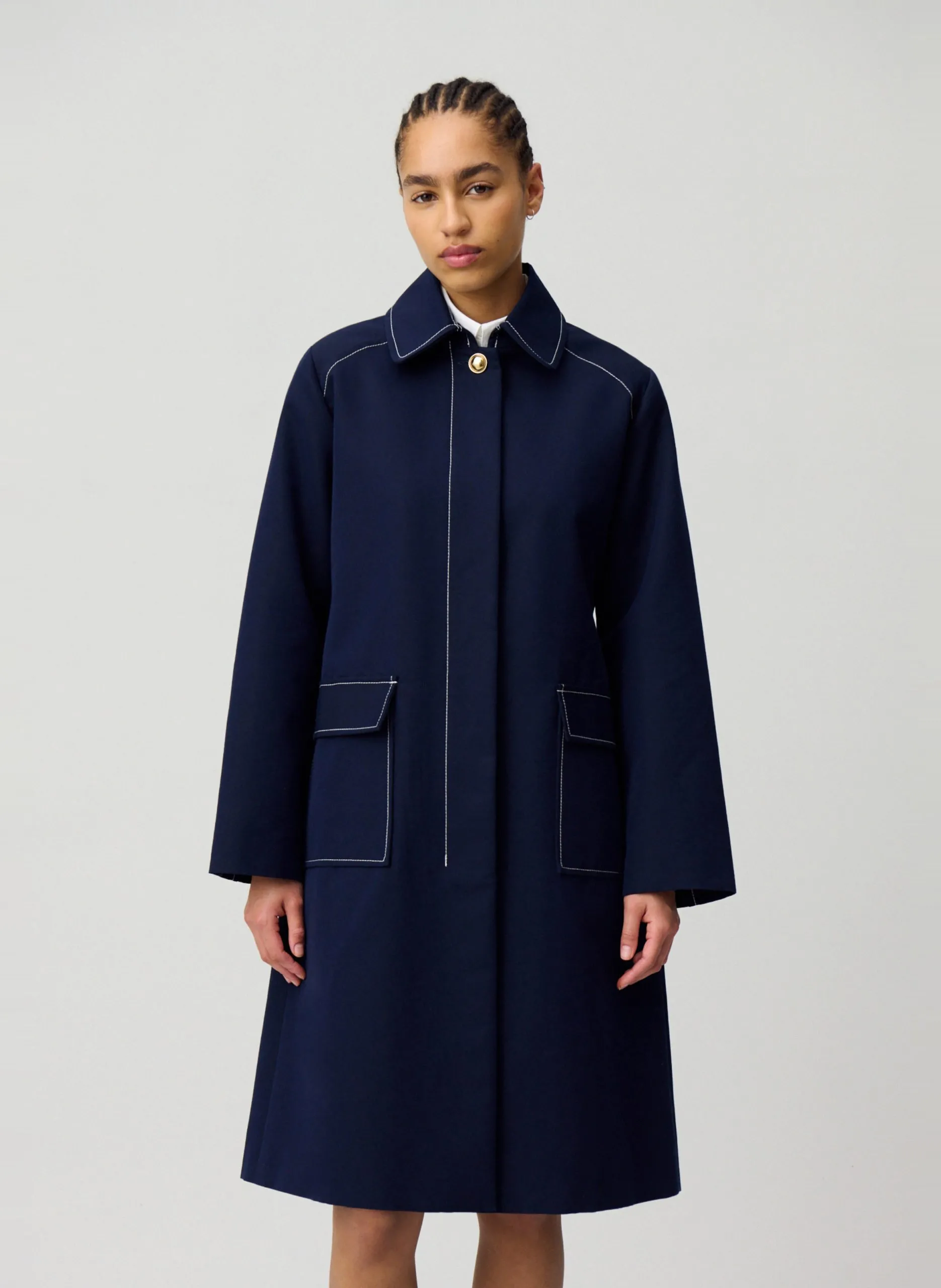 Mittel langer Trenchcoat aus Baumwollmischung mit Gürtel Blau