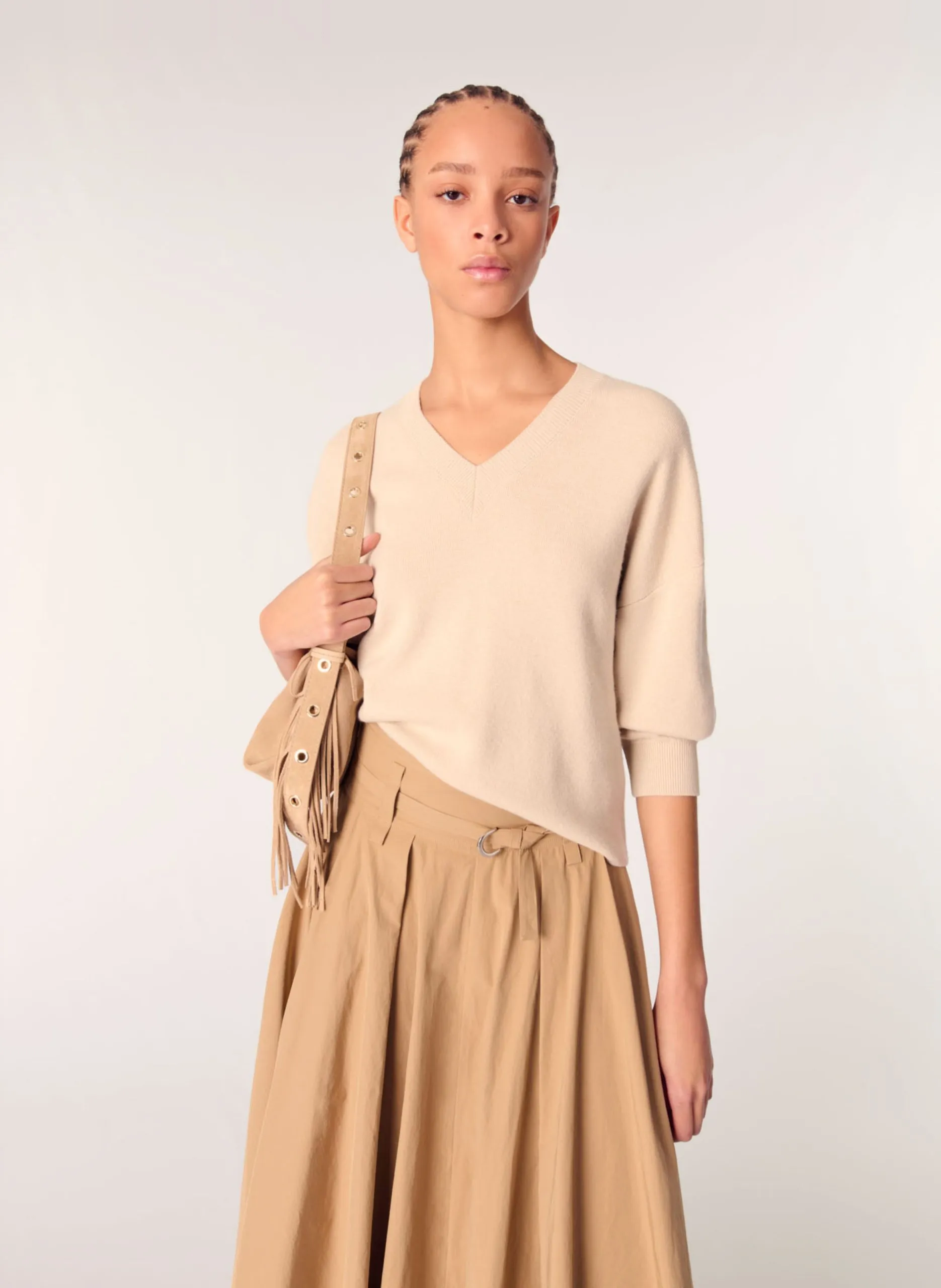 Gerade geschnittener Pullover mit V-Ausschnitt Beige