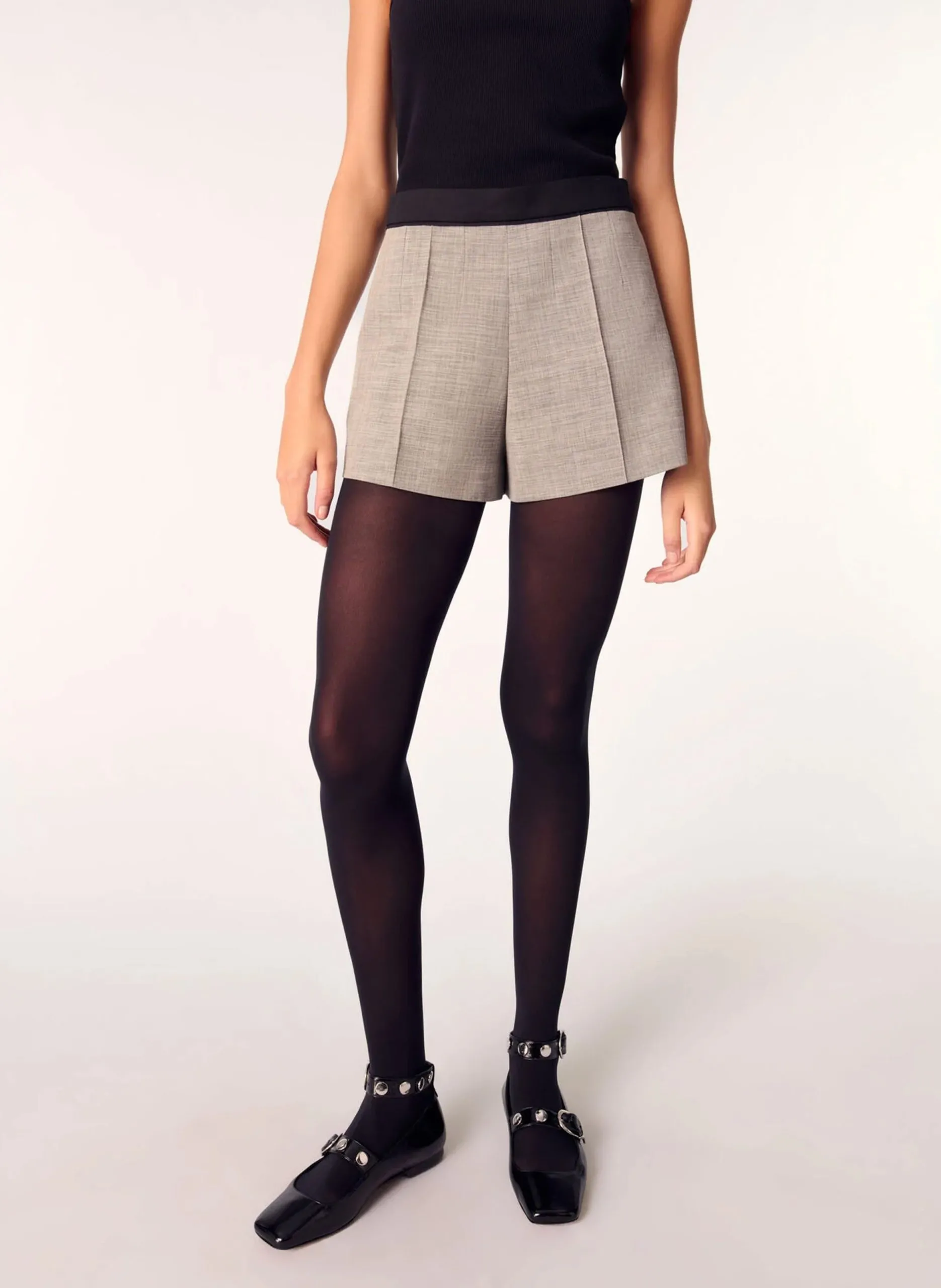 Ausgestellte Shorts mit hohem Bund Grau