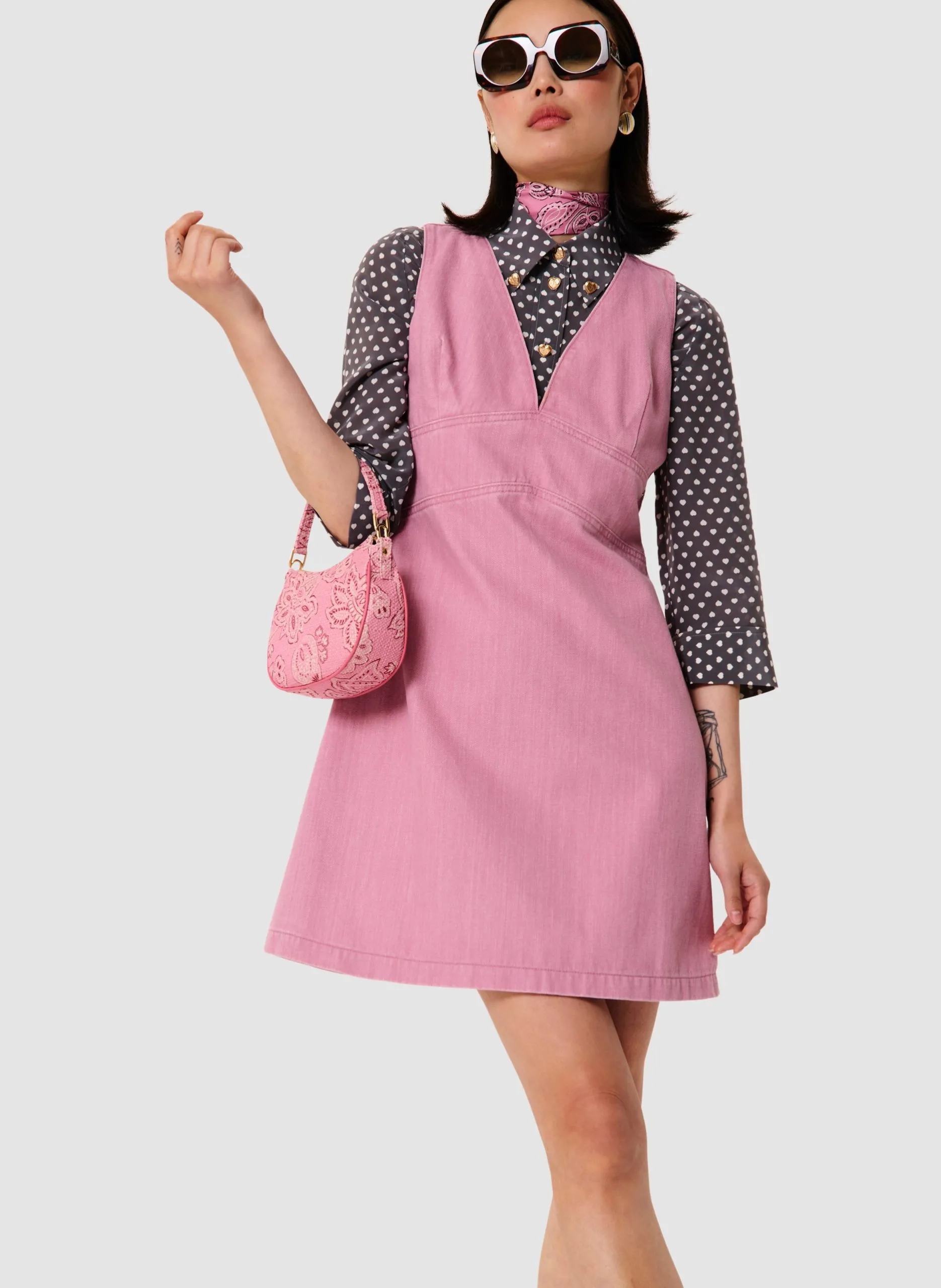 Ausgestelltes Kurzkleid mit V-Ausschnitt Rosa RICKY