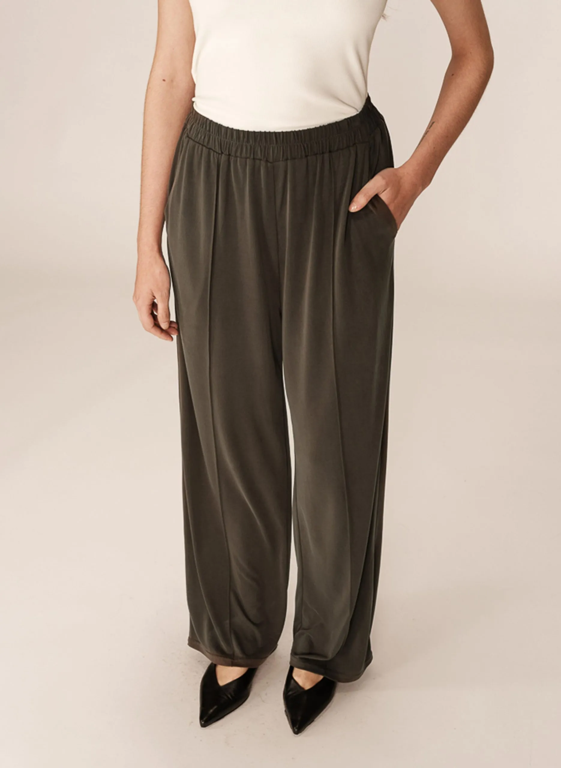 Gerade Hose mit elastischem Bund Grun PAX