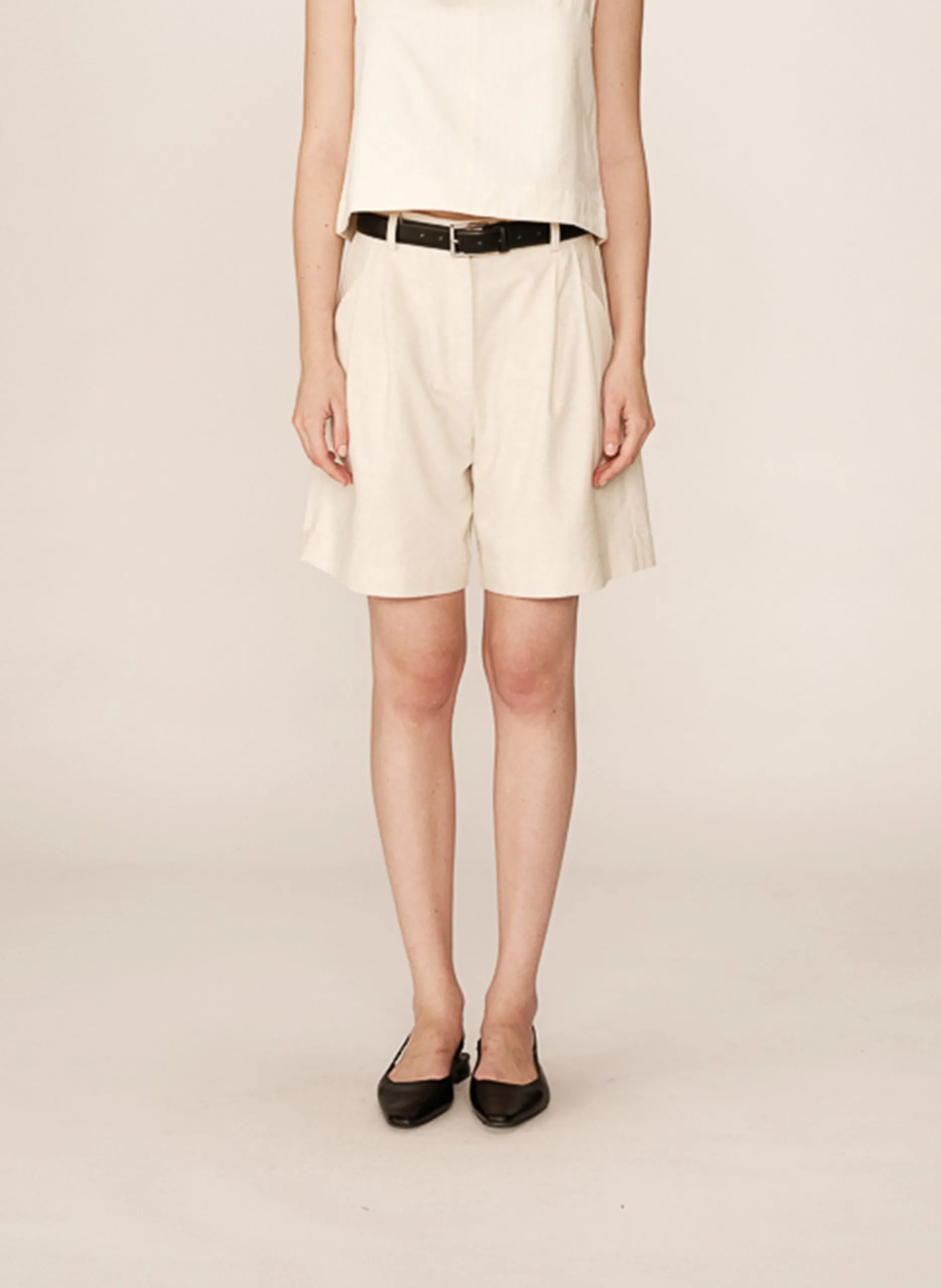 Gerade Bermuda-Shorts mit Falten Weiss PASTEL