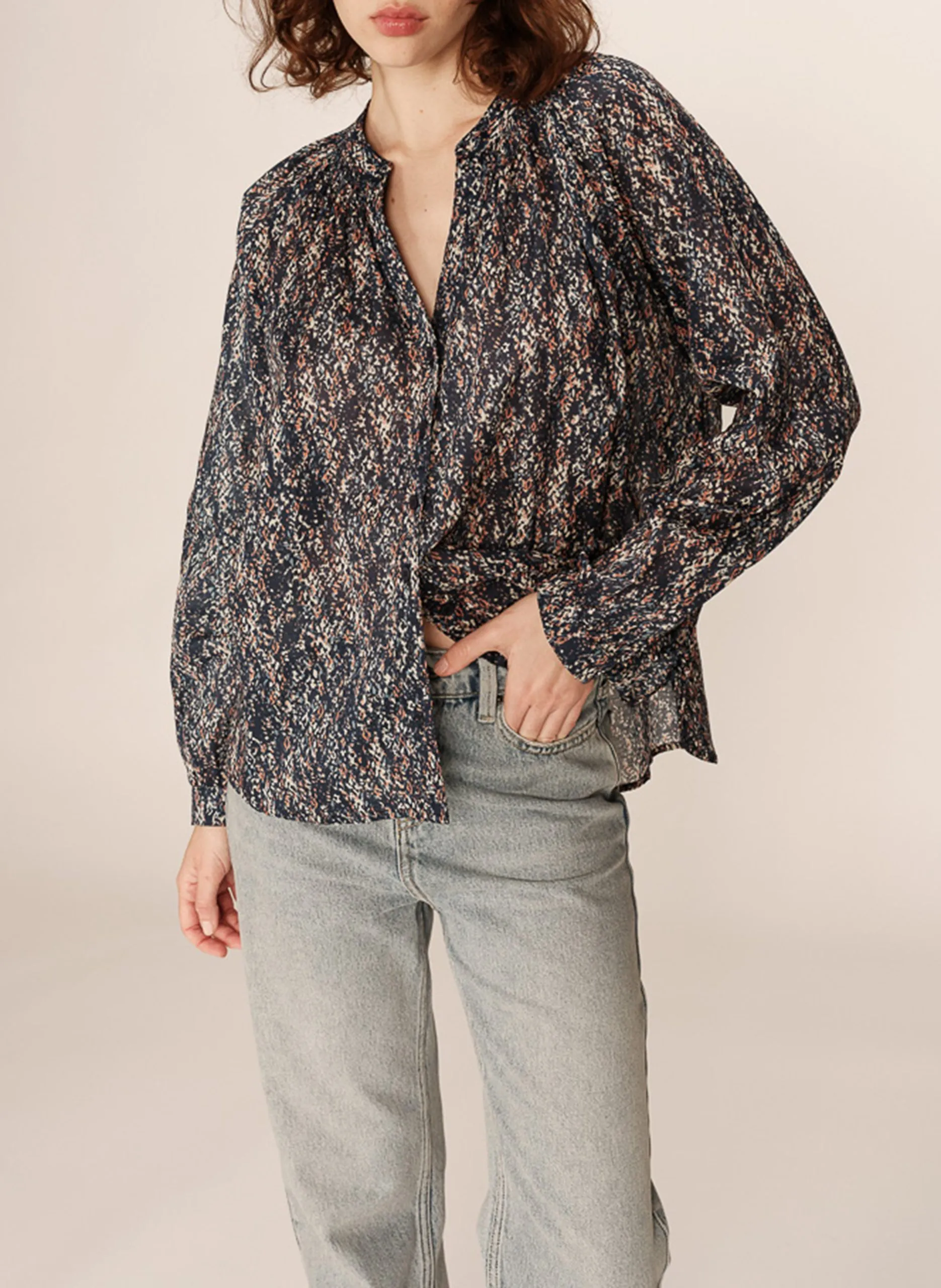 Bluse mit V-Ausschnitt und gemusterten Knöpfen Blau PLATANE