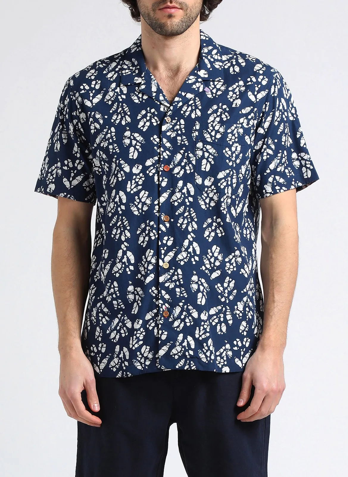 Kurzärmelige Bluse mit klassischem Kragen und Print Mehrfarbig