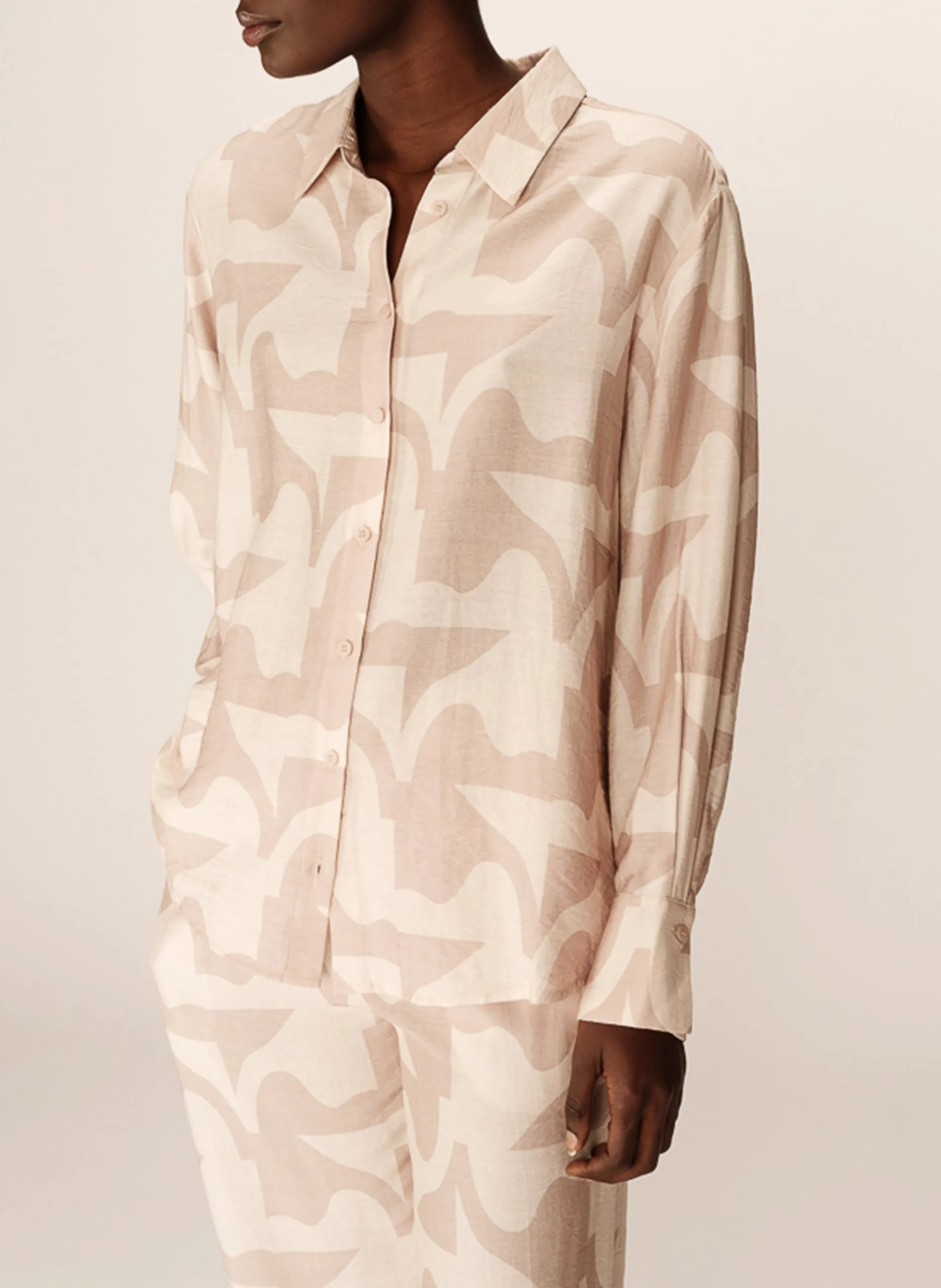 Gerade geschnittene Bluse aus bedruckter Viskose Beige PRIMO