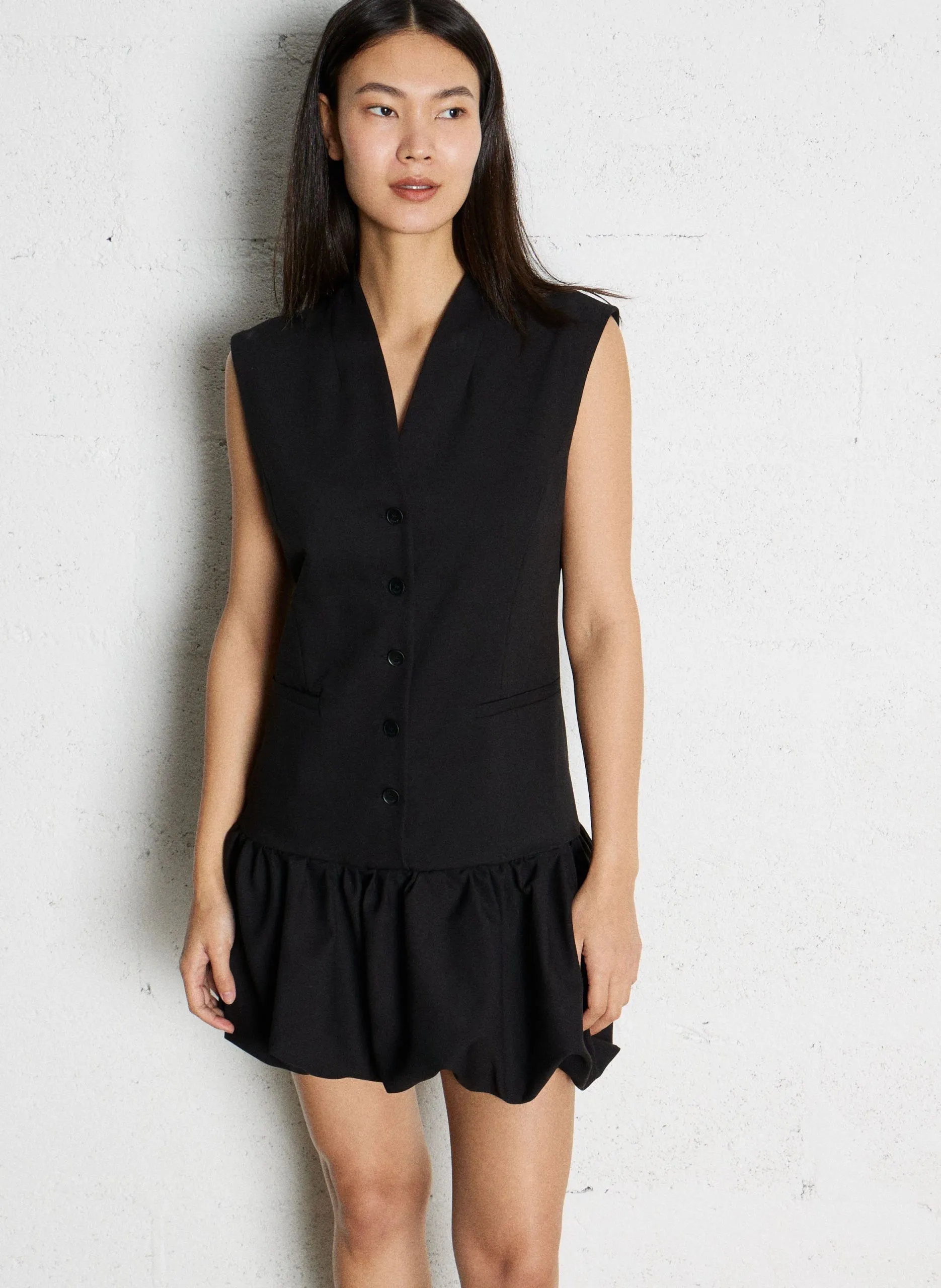 Kurzes Ballkleid mit V-Ausschnitt Schwarz