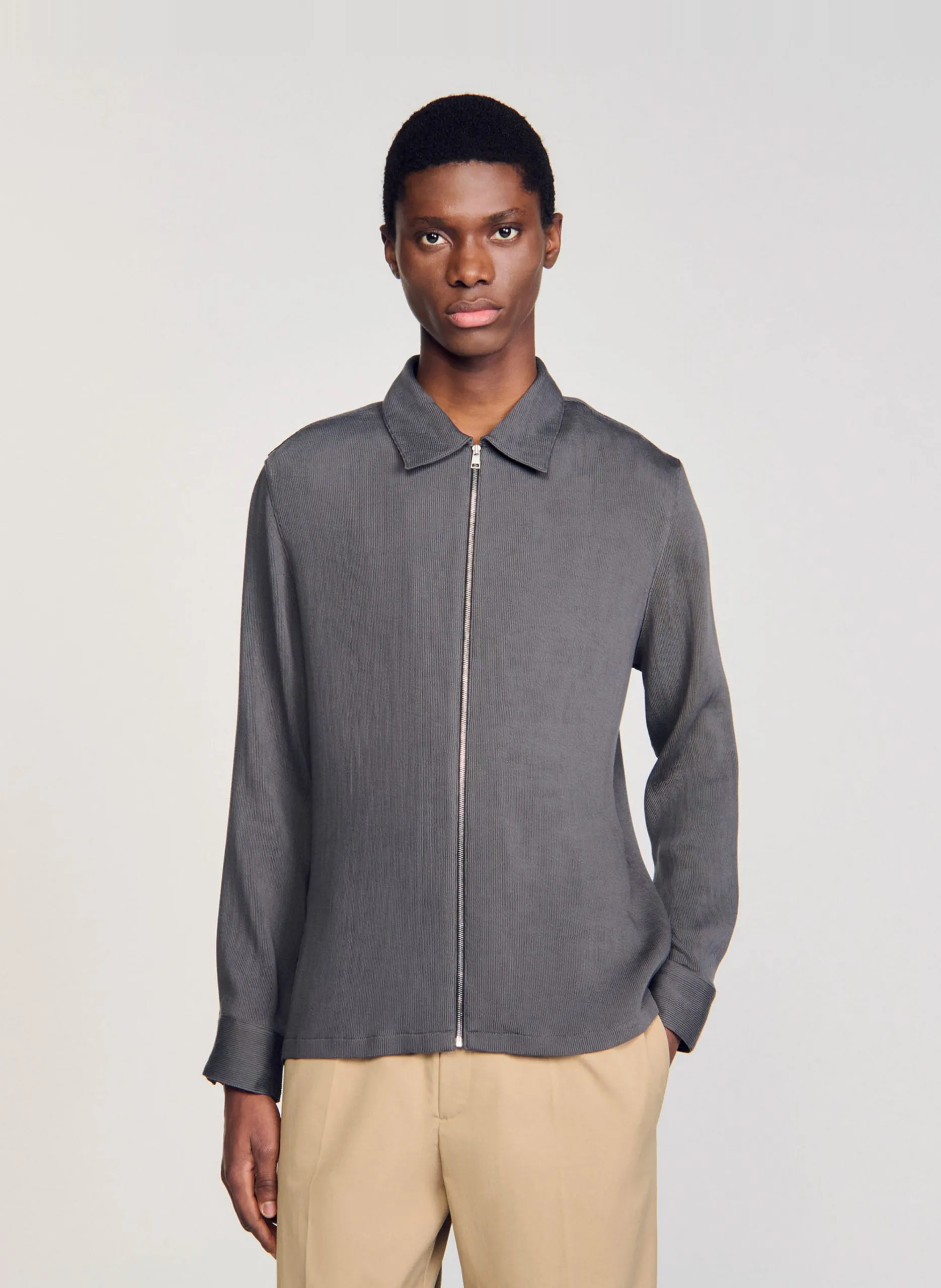 Reguläres Hemd mit klassischem Kragen Grau