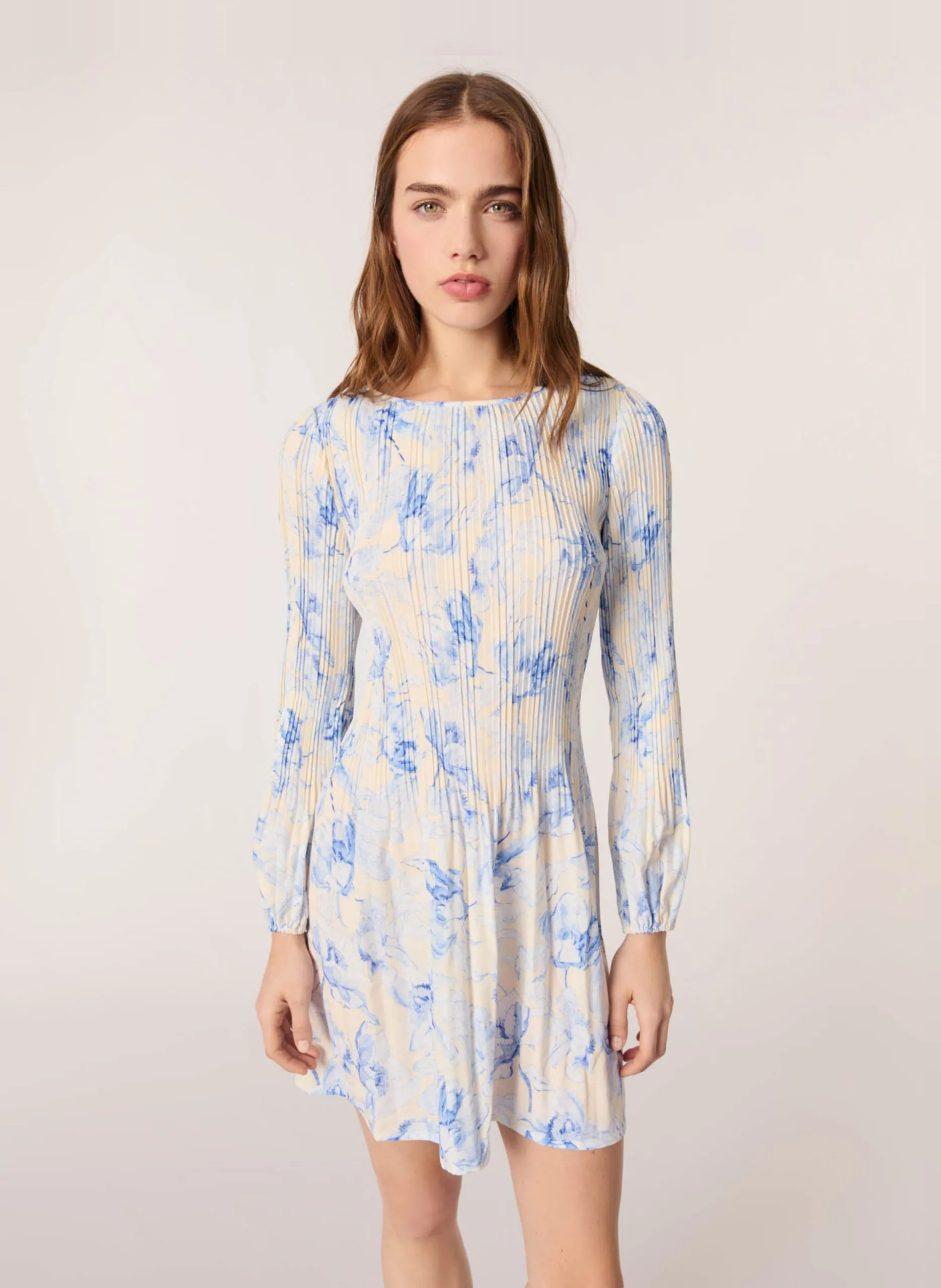 Ausgestelltes Kurzkleid mit Rundhalsausschnitt Blau