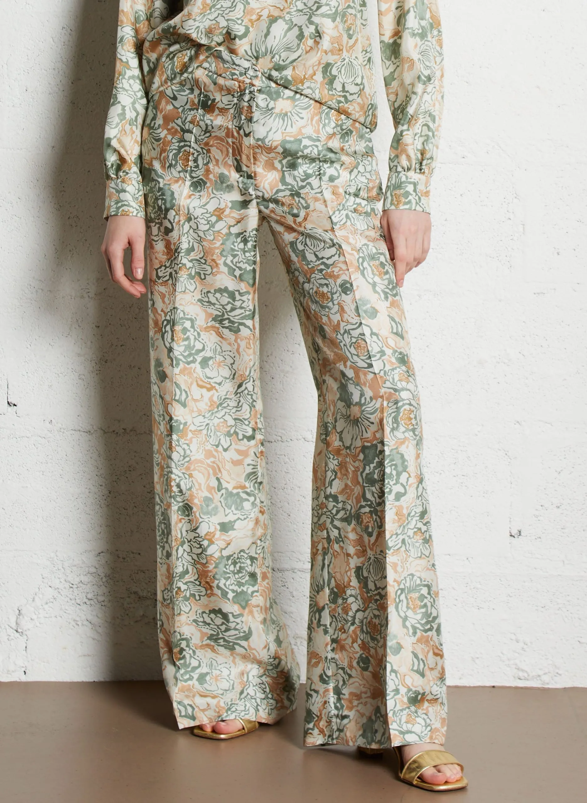 Weit geschnittene, bedruckte Hose aus Seide Mehrfarbig CANDEO