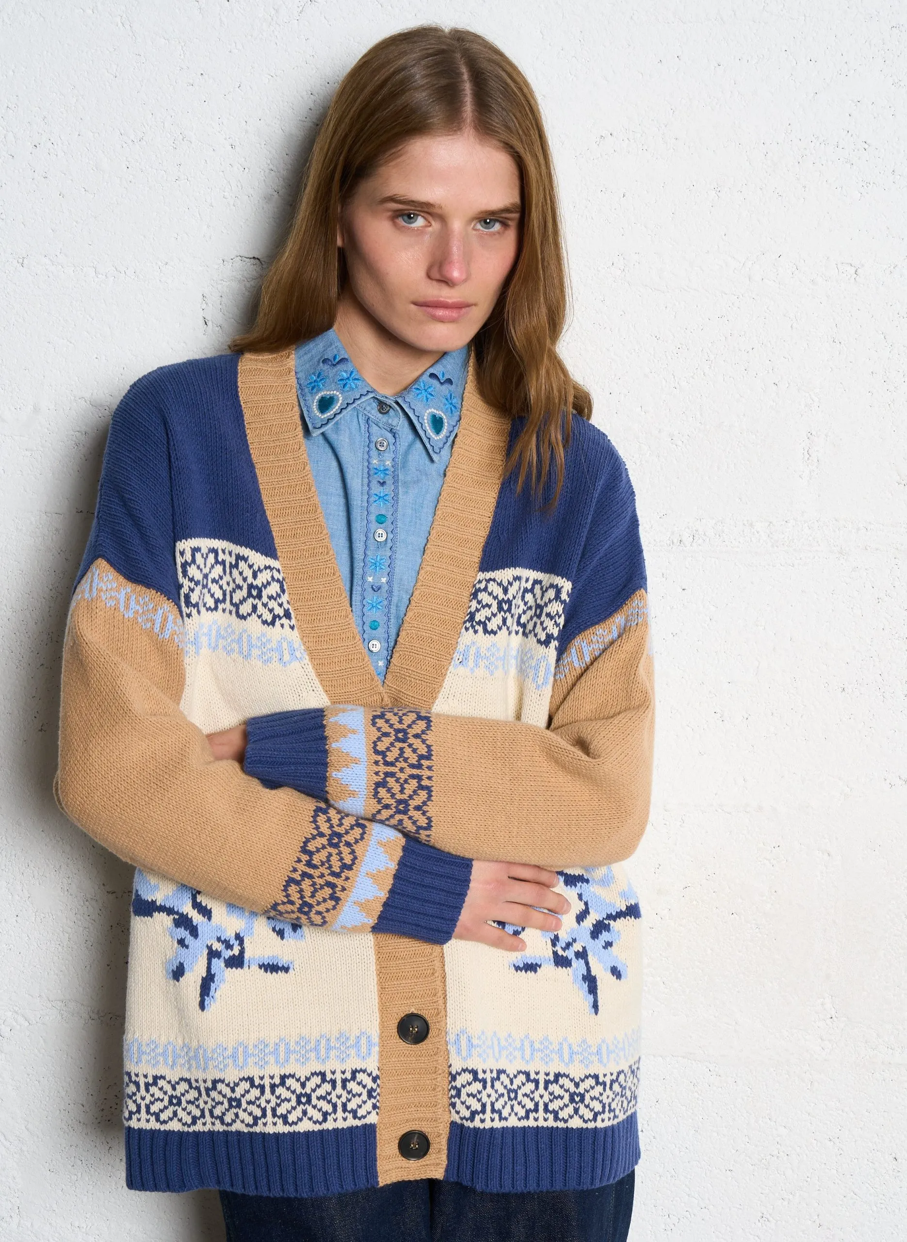 Weit geschnittene Strickweste mit Knöpfen in bedrucktem Strick Blau HENRY