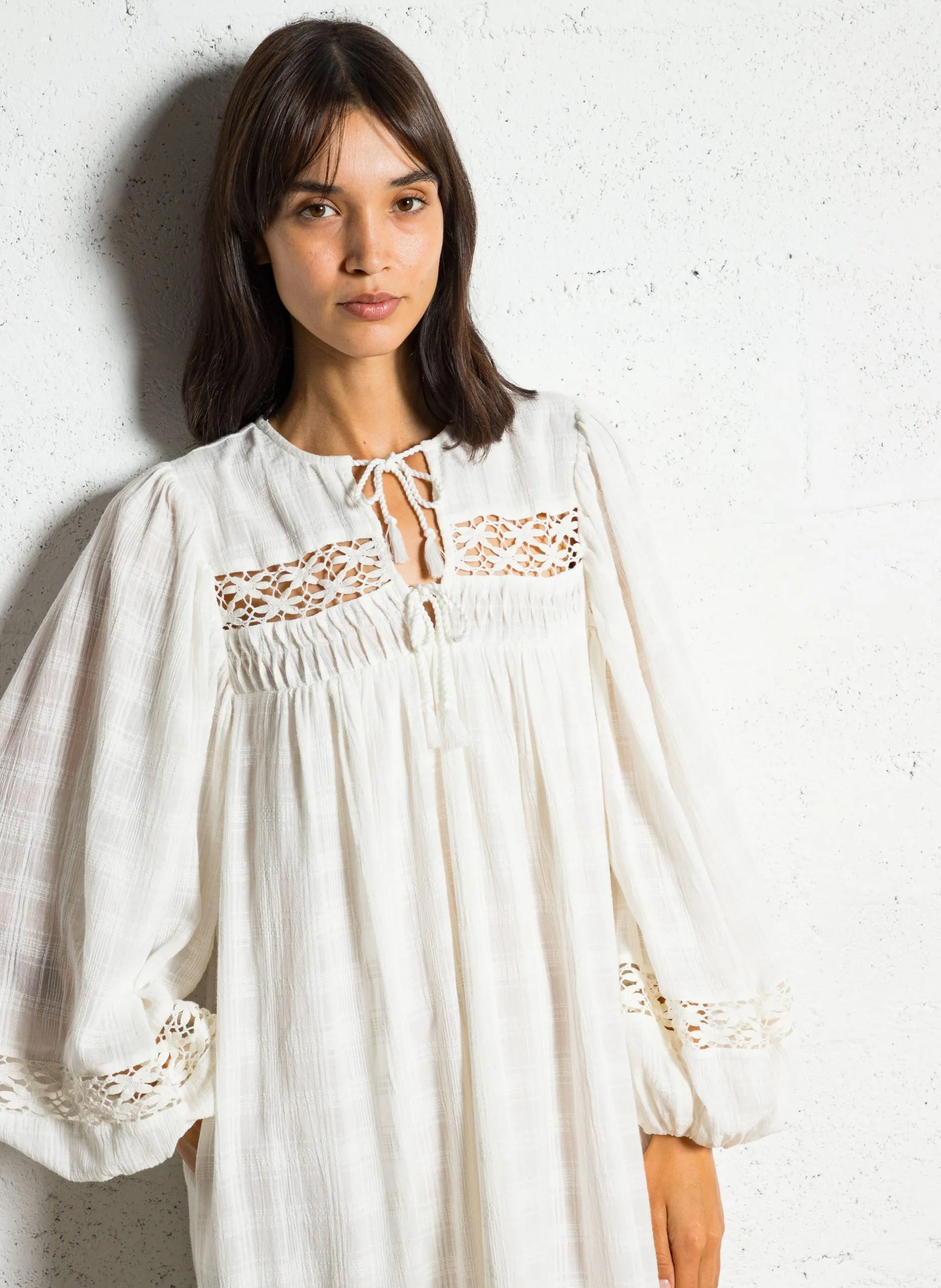 Langes, besticktes Kleid aus Bio-Baumwolle Beige GYPSE