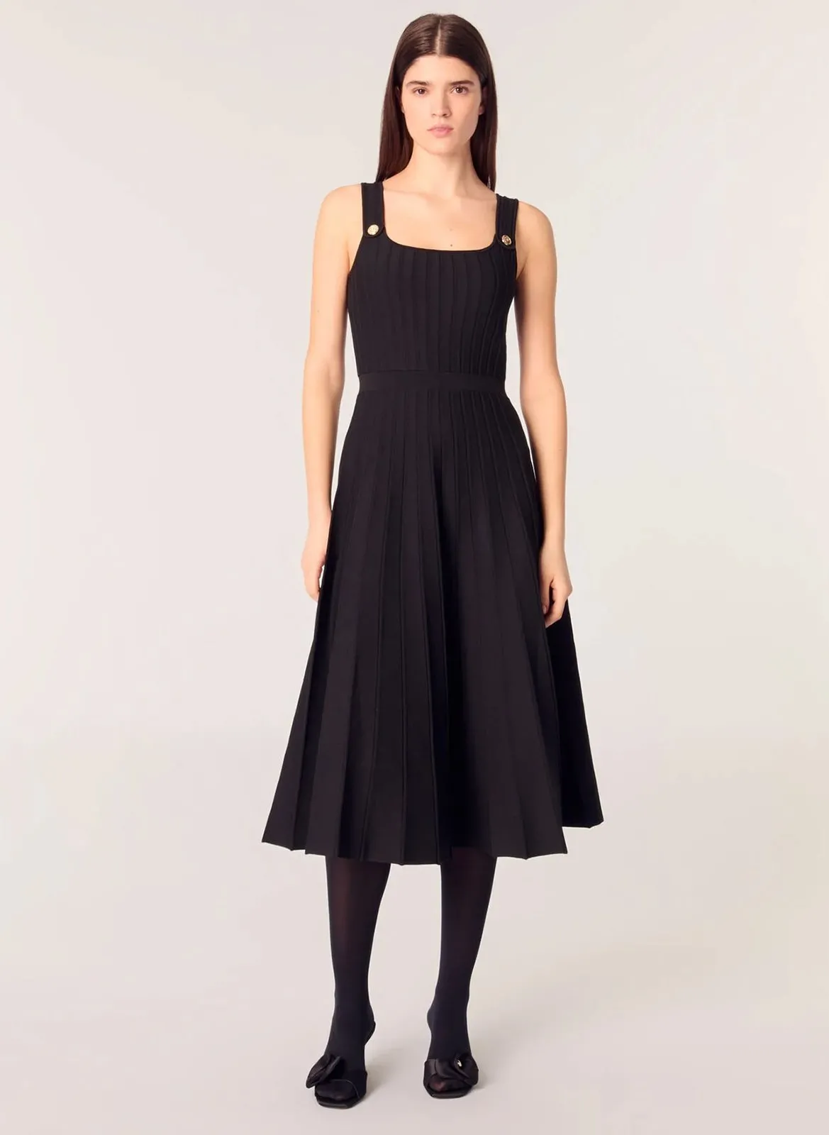 Geknittertes kurzes Kleid mit Trägern Schwarz