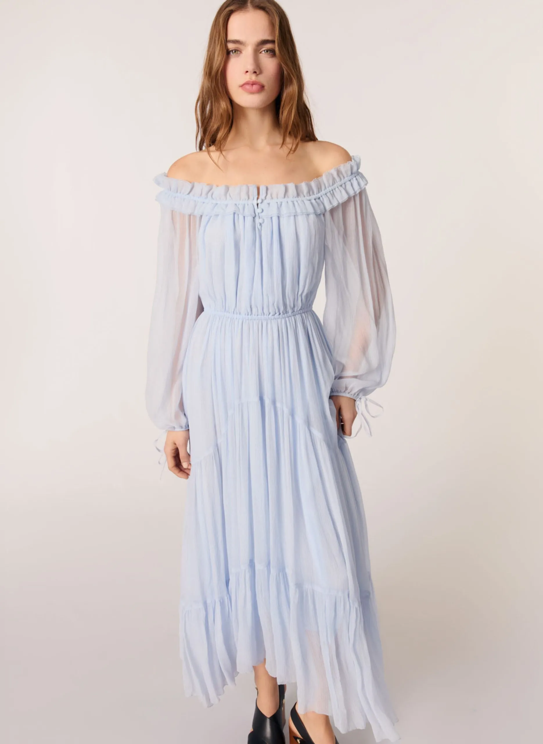 Tailliertes, asymmetrisches Maxikleid mit Print Blau