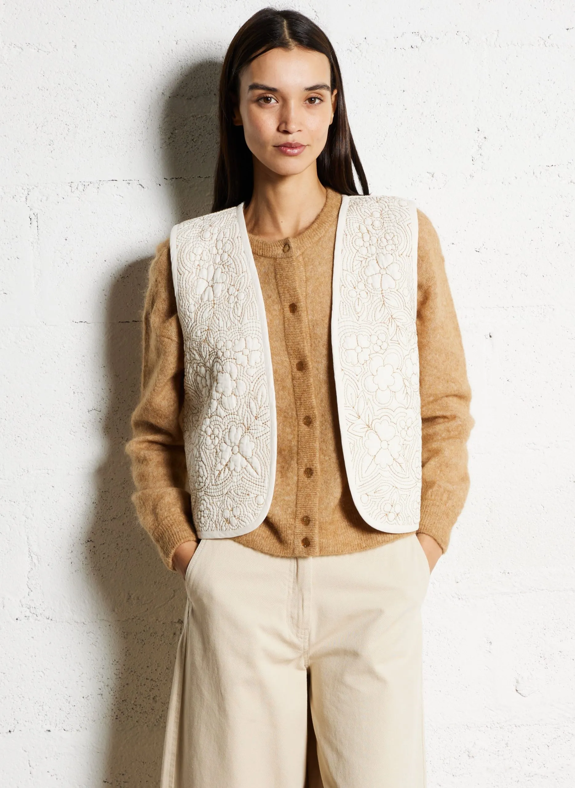 Ärmellose bestickte Weste Beige RICCI