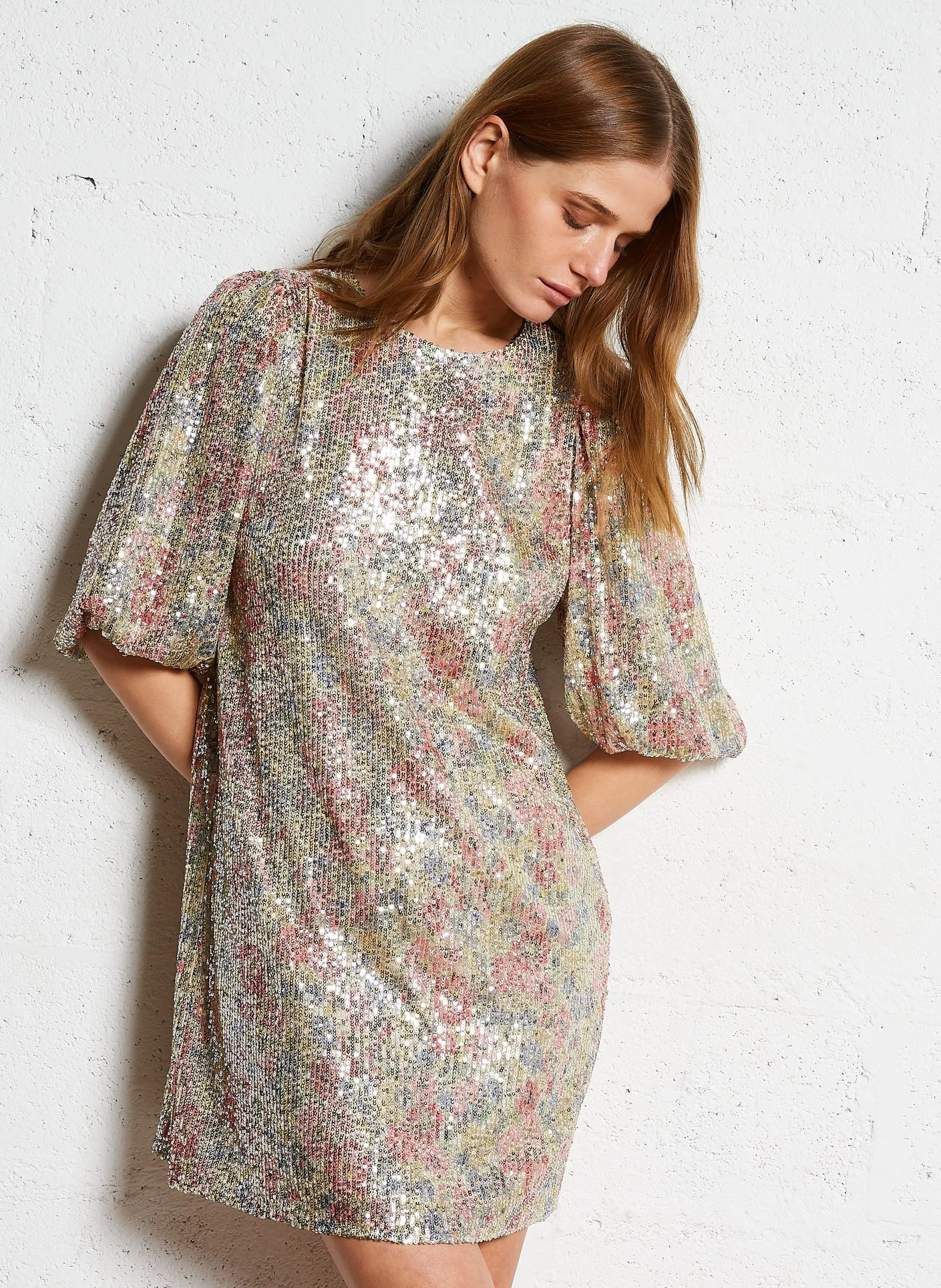 Kurzkleid mit Rundhalsausschnitt und Pailletten Mehrfarbig RIVIERA