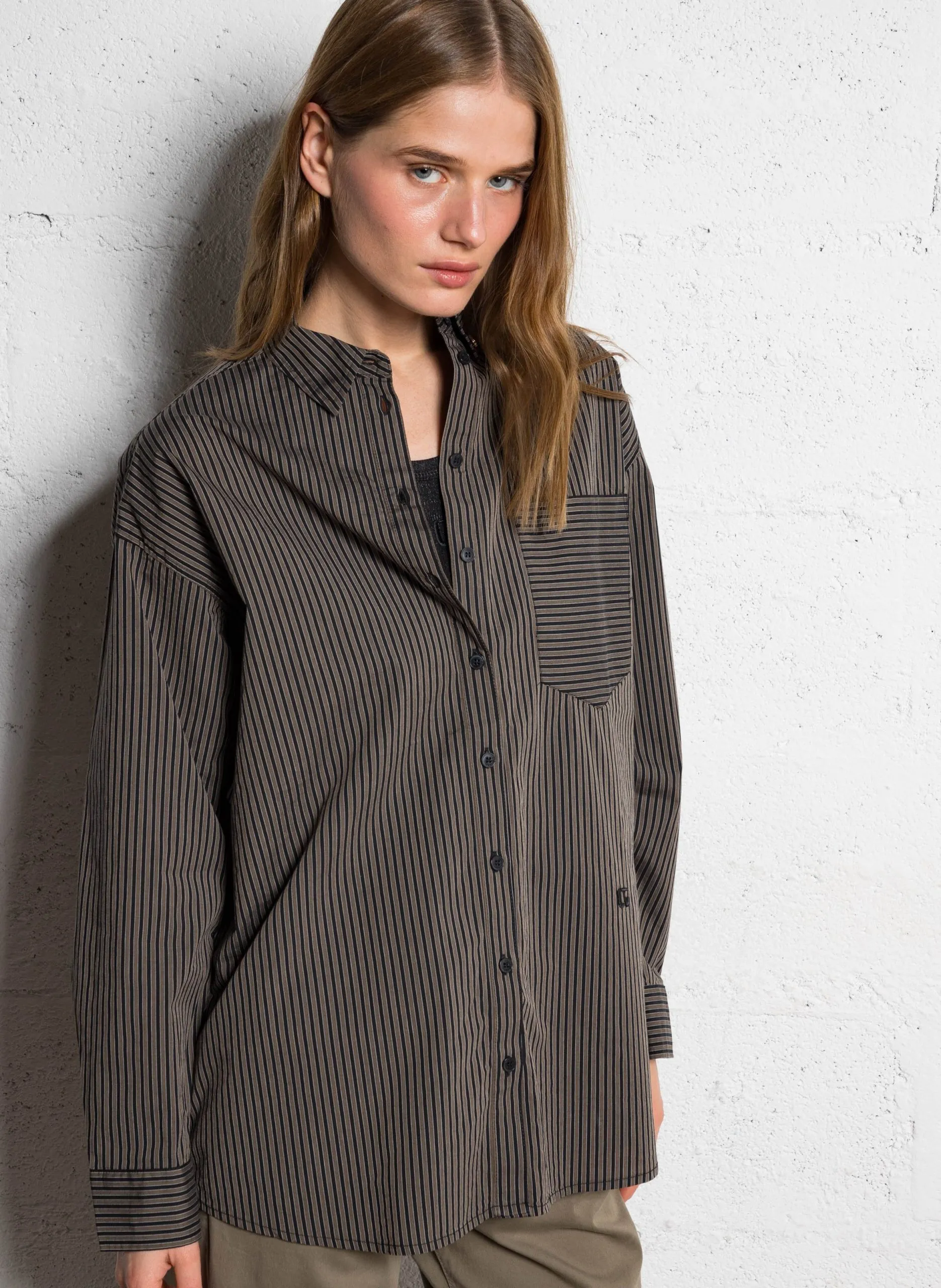 Oversize-Bluse aus Baumwolle mit klassischem Kragen Schwarz ARIANA