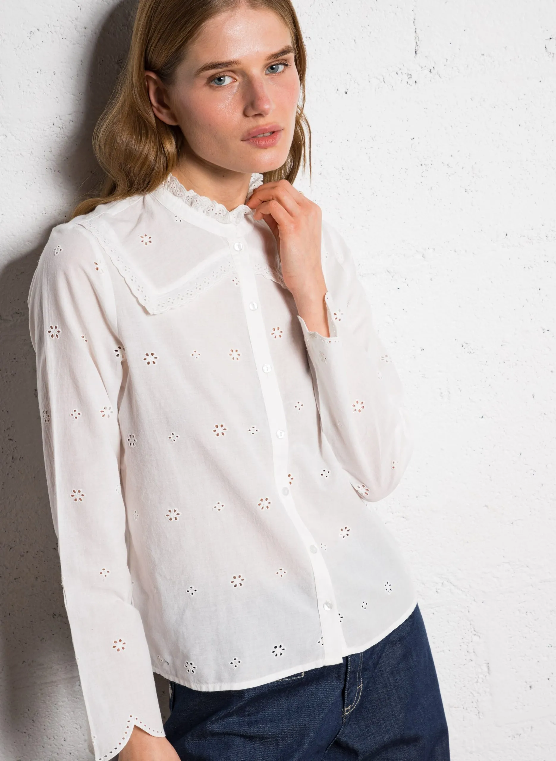 Baumwollbluse mit Rundhalsausschnitt und Rüschen Weiss