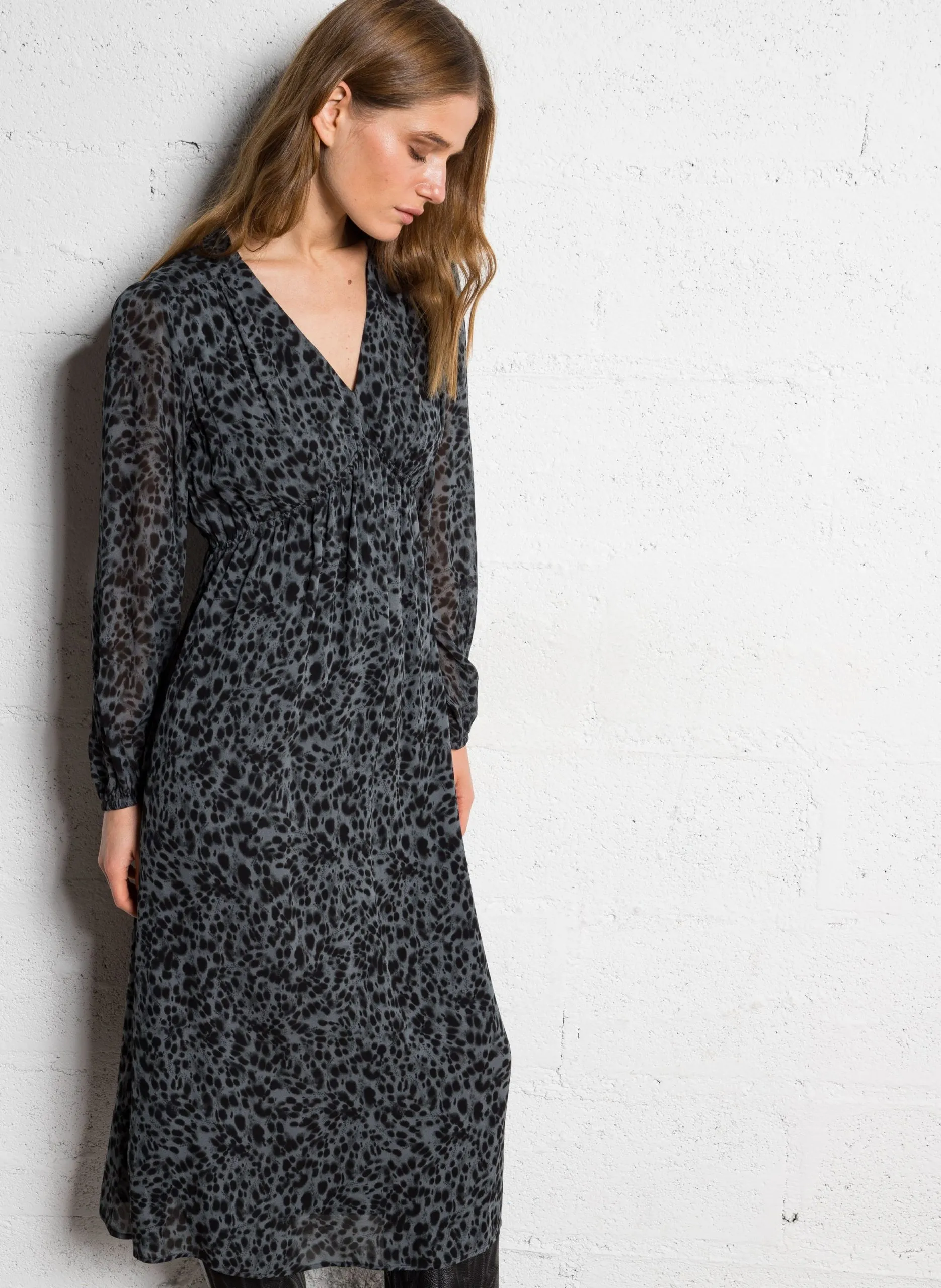 Bedrucktes Maxikleid aus 100% Viskose Grau LEO