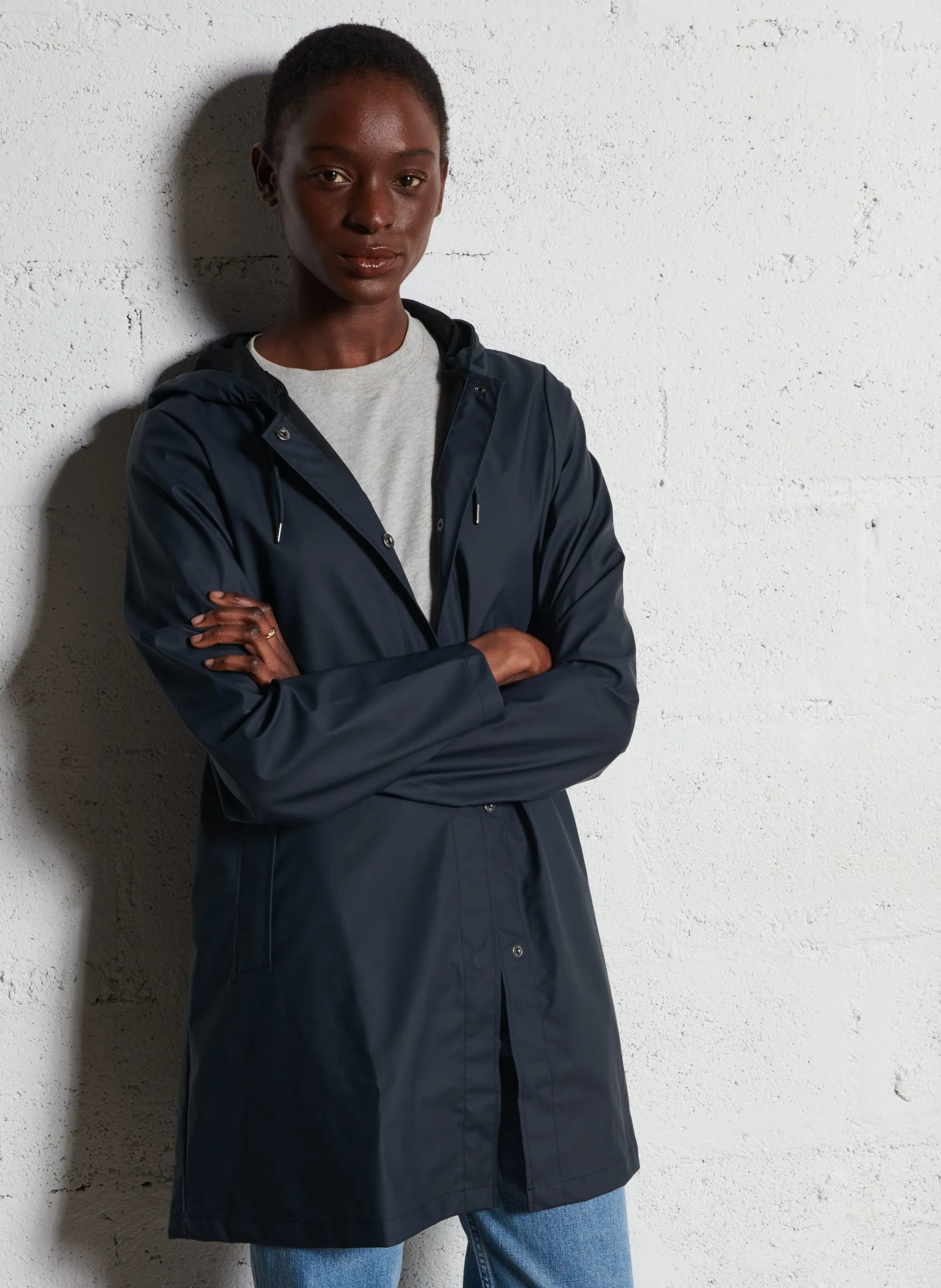 Gerader Regenmantel mit Kapuze Blau