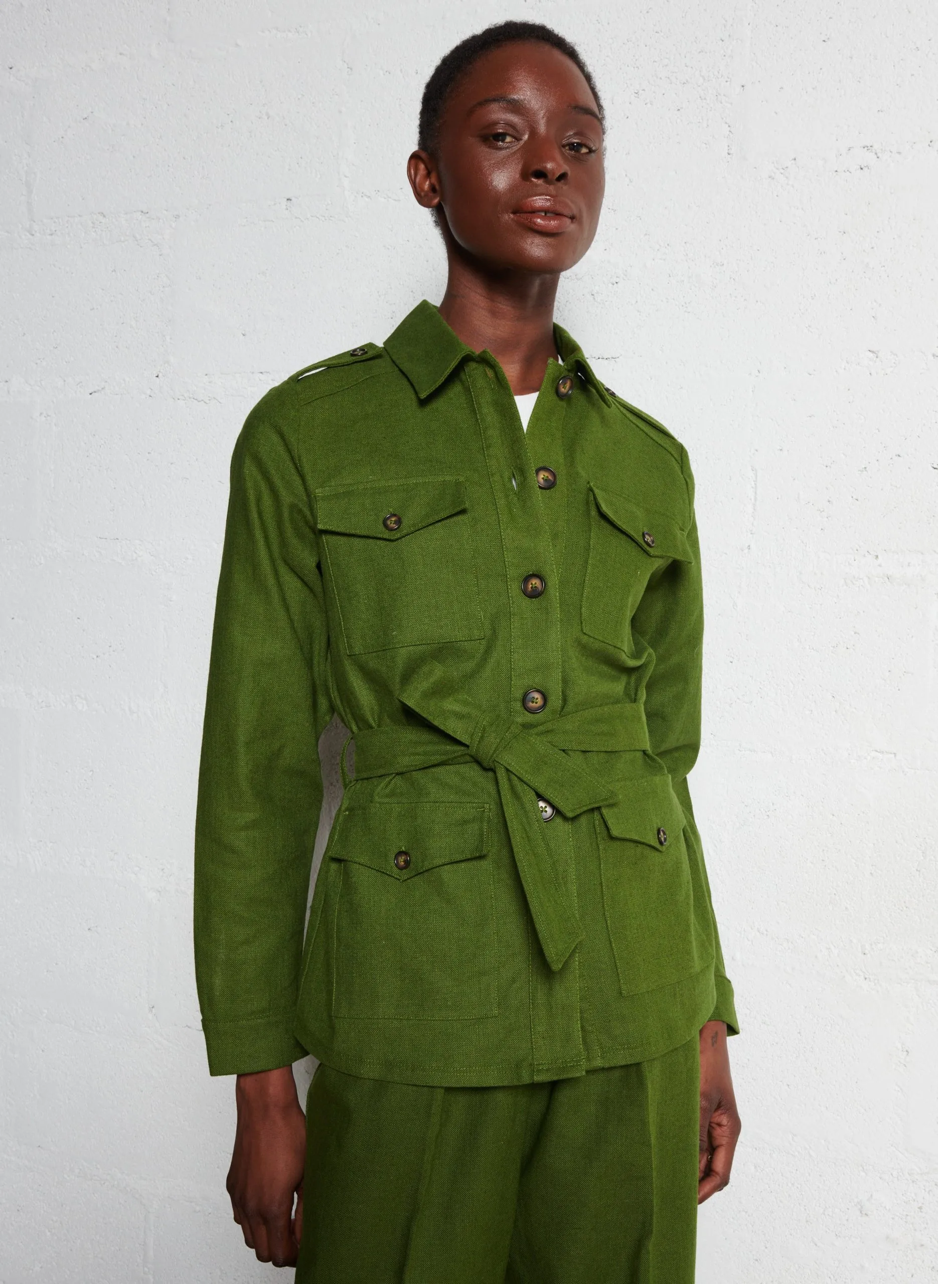 Gerade geschnittene Jacke aus recycelter Leinenmischung Grun TRESOR